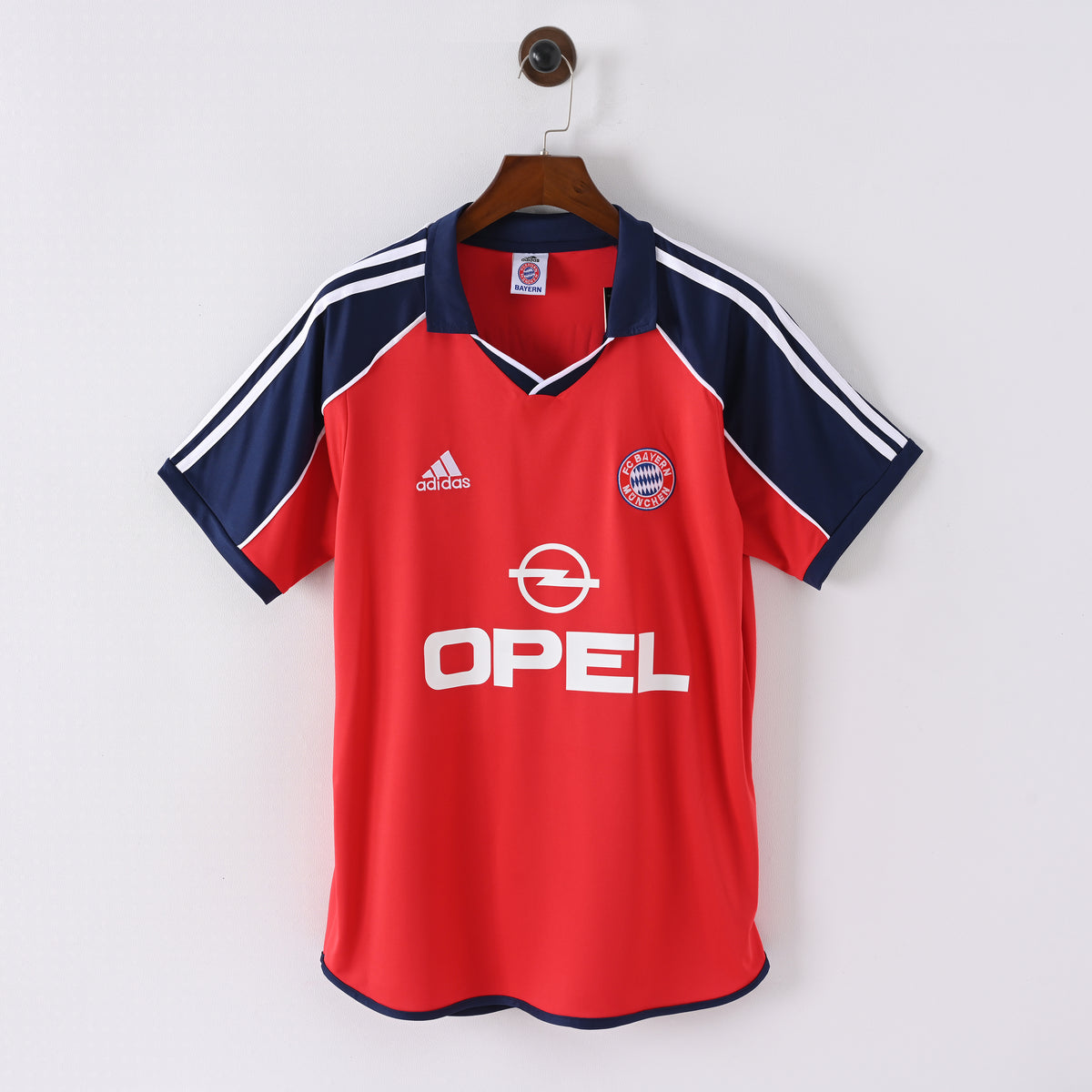 Bayern Munich Home 00-01 — image 1