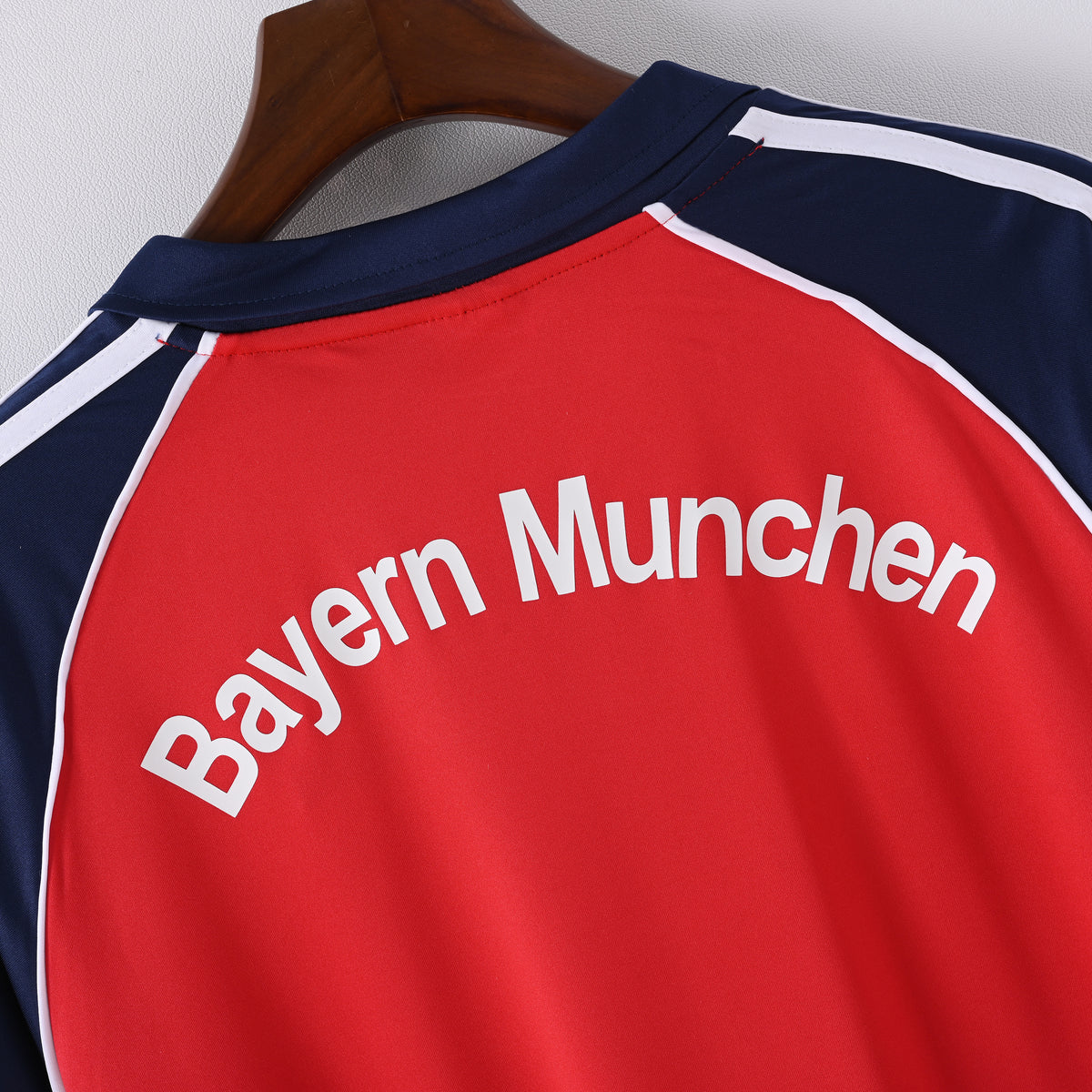 Bayern Munich Home 00-01 — image 2