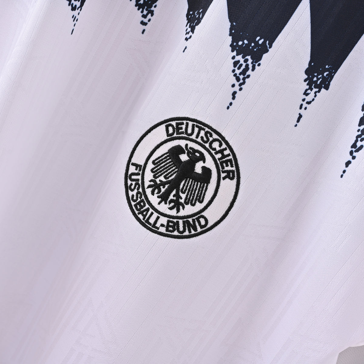 Liverpool Away 01-02 — image 5