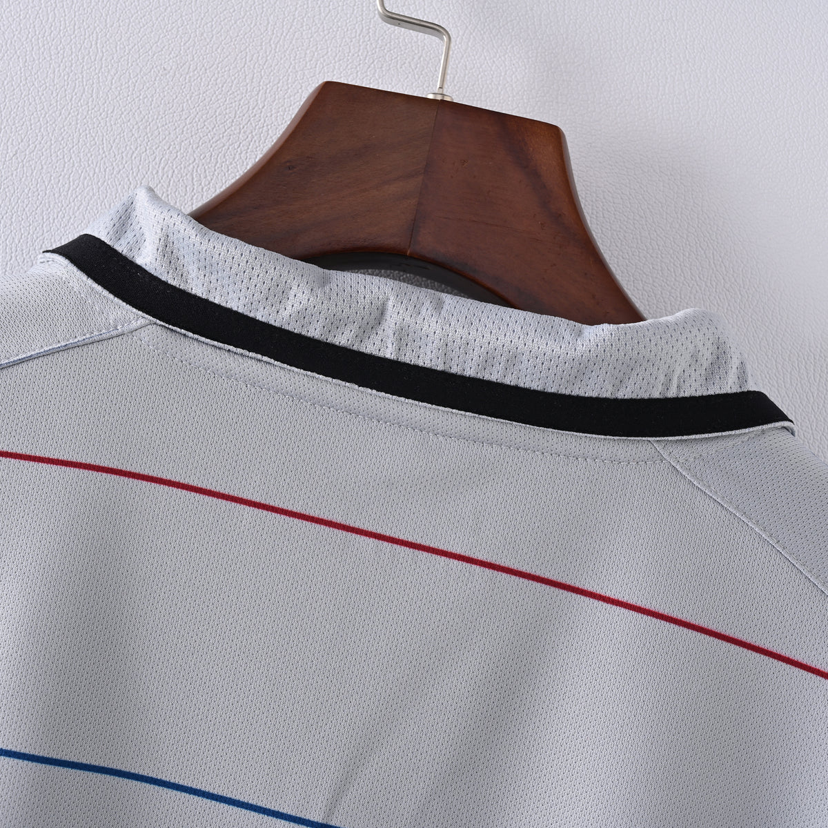 Barcelona Away 03-04 — image 3