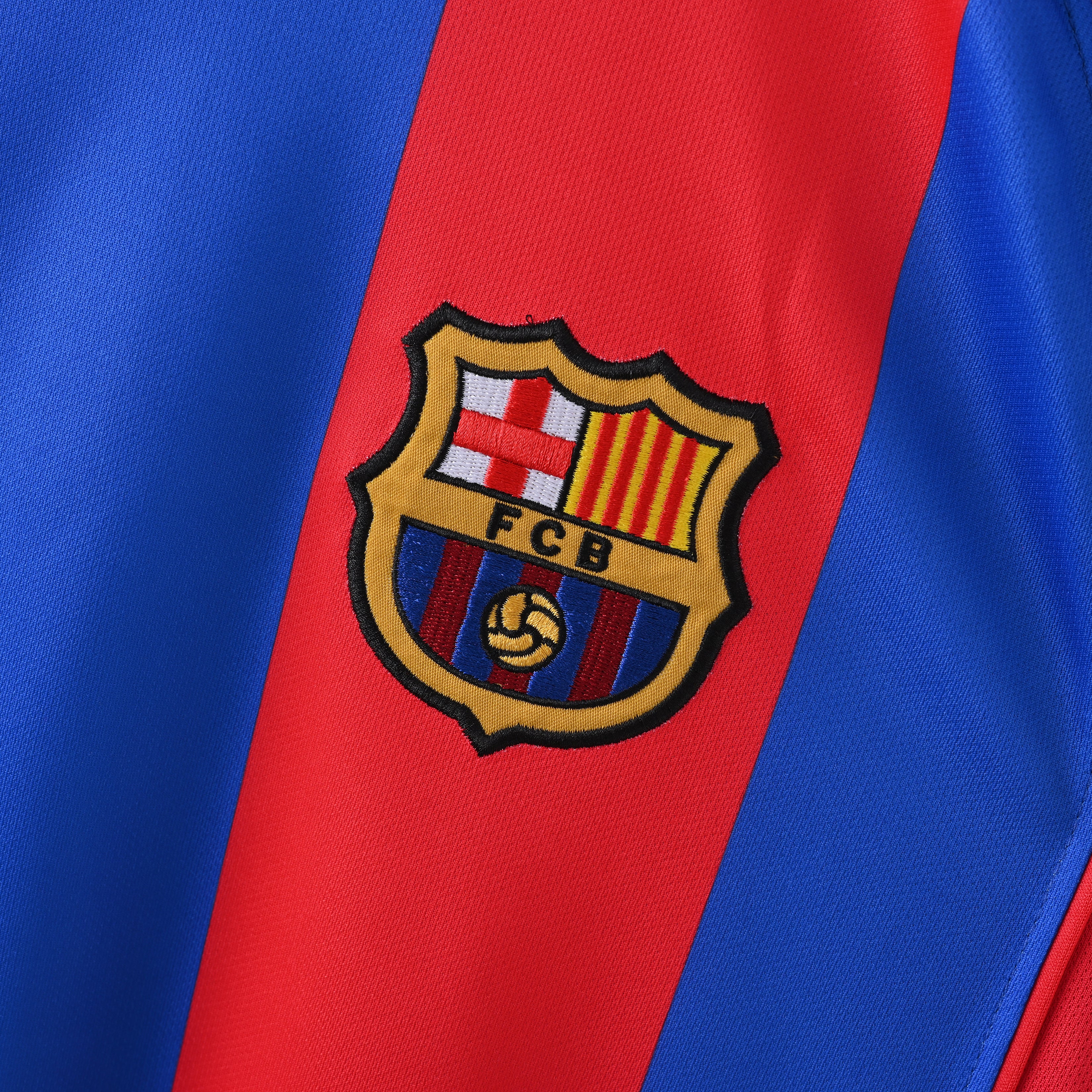 Barcelona Home 04-05 — image 2