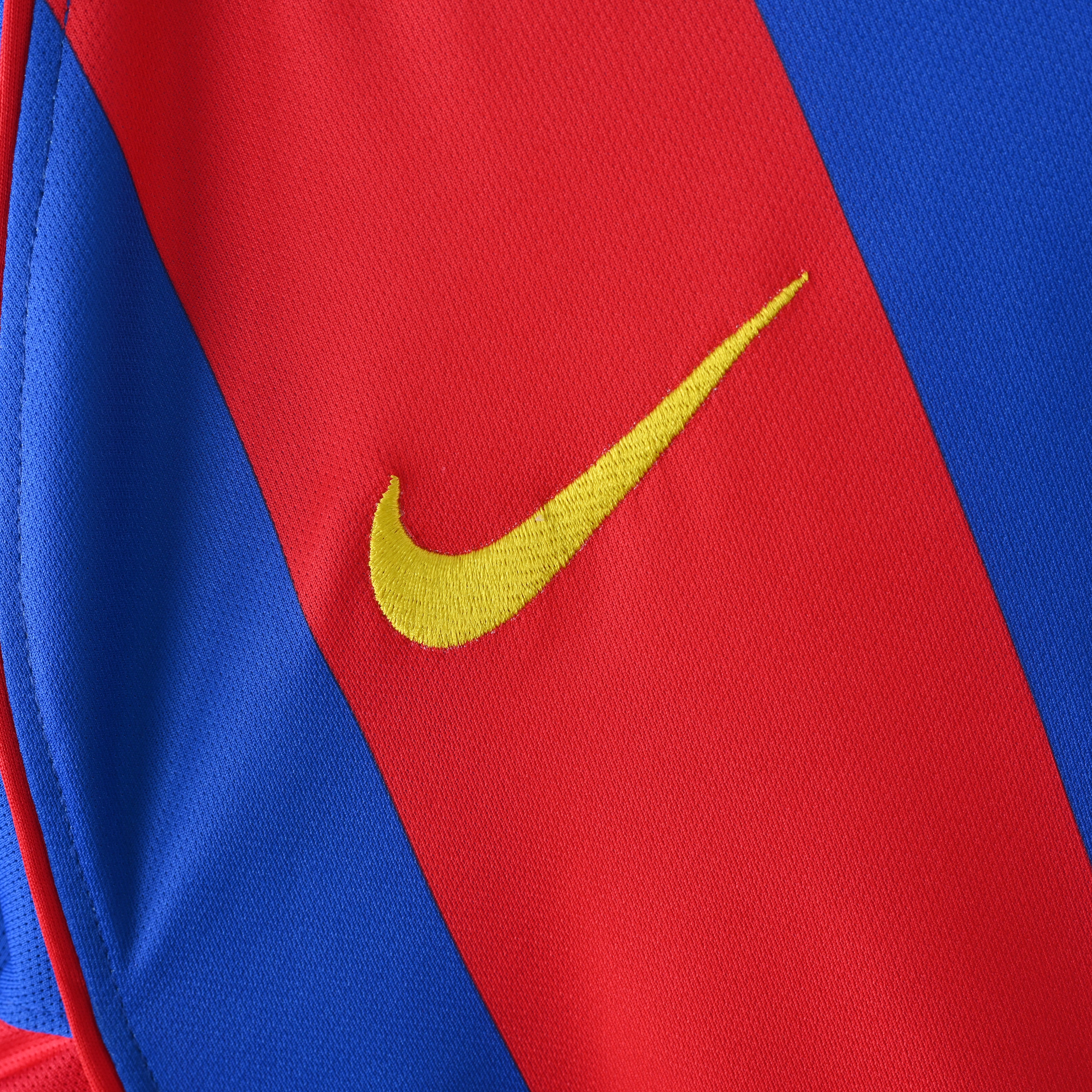 Barcelona Home 04-05 — image 4