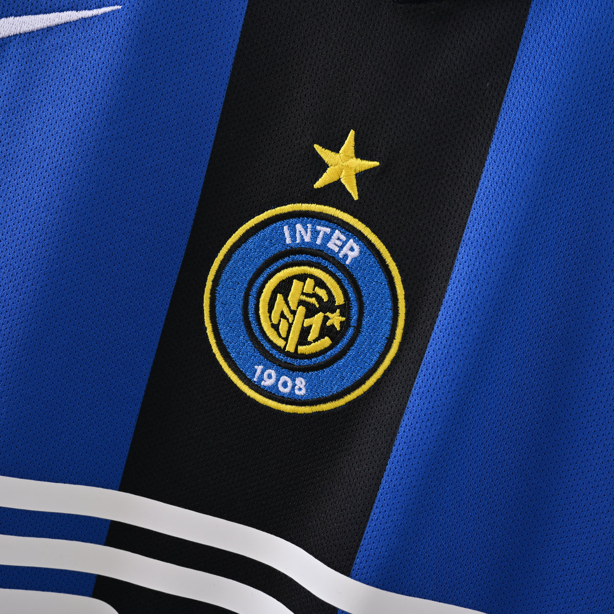 Inter Milan Home 04-05 — image 5