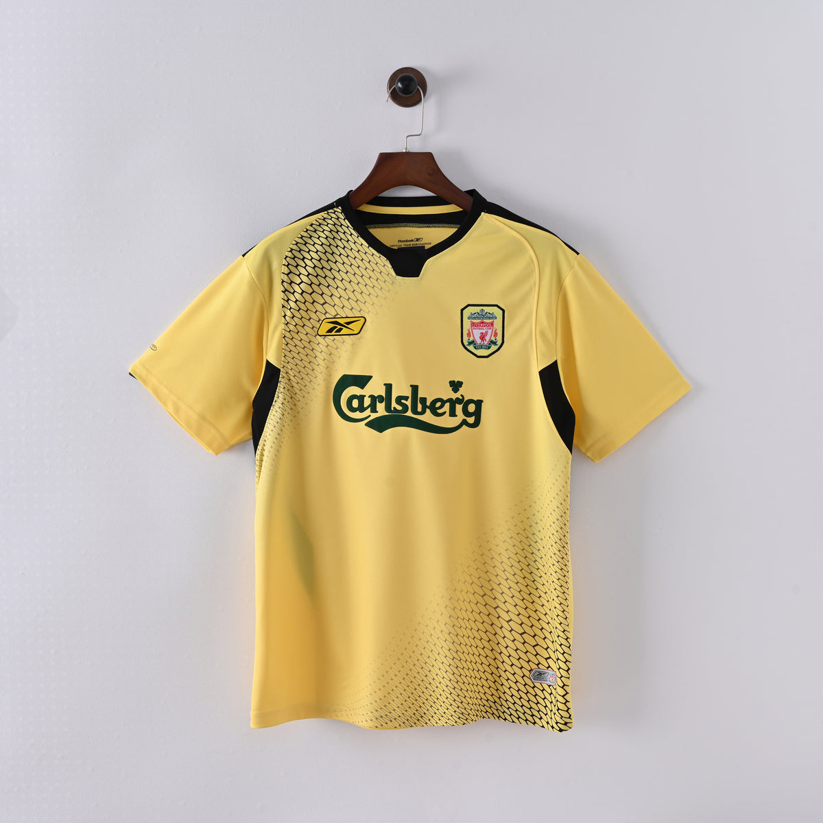 Liverpool Away 04-05 — image 1