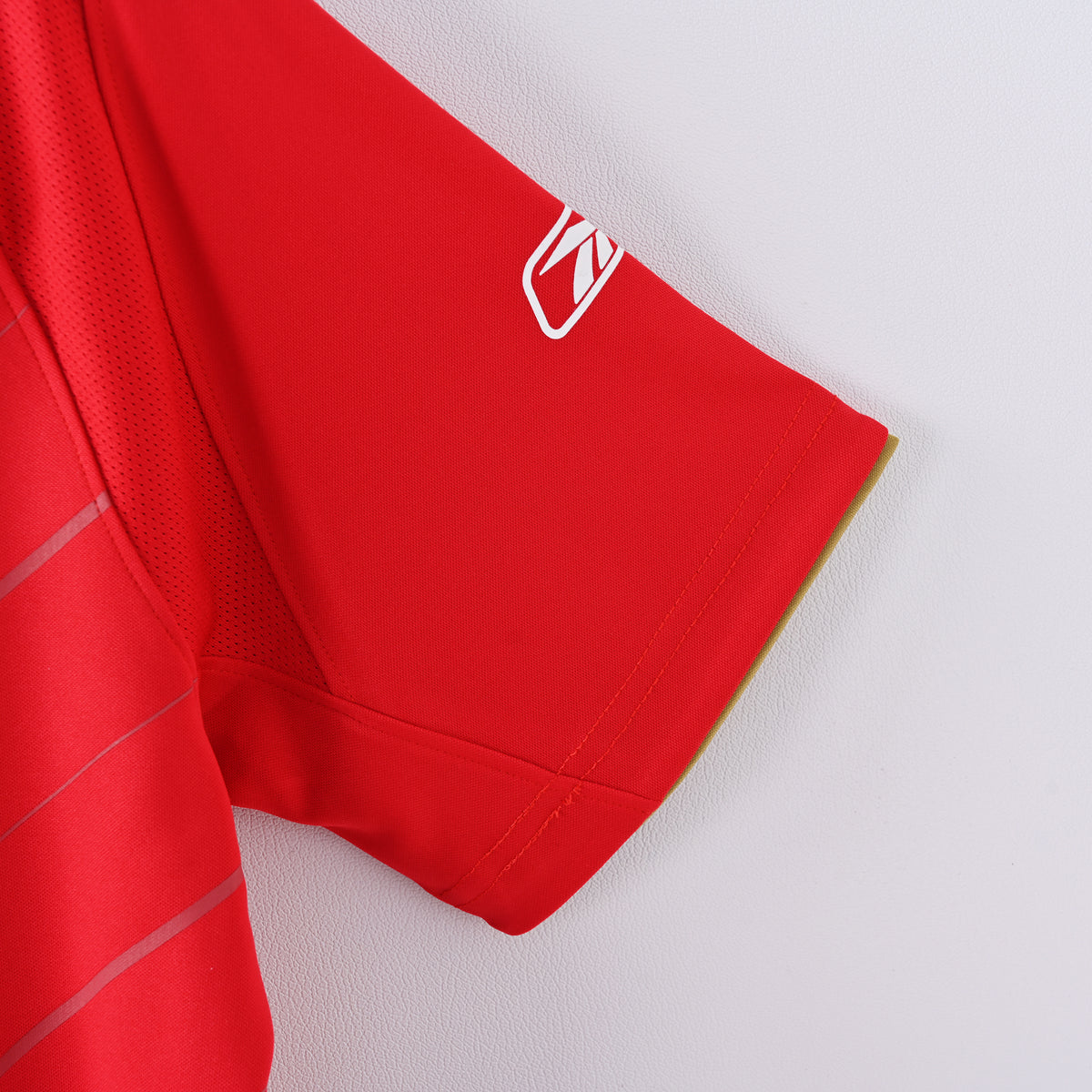Liverpool Home 05-06 — image 3