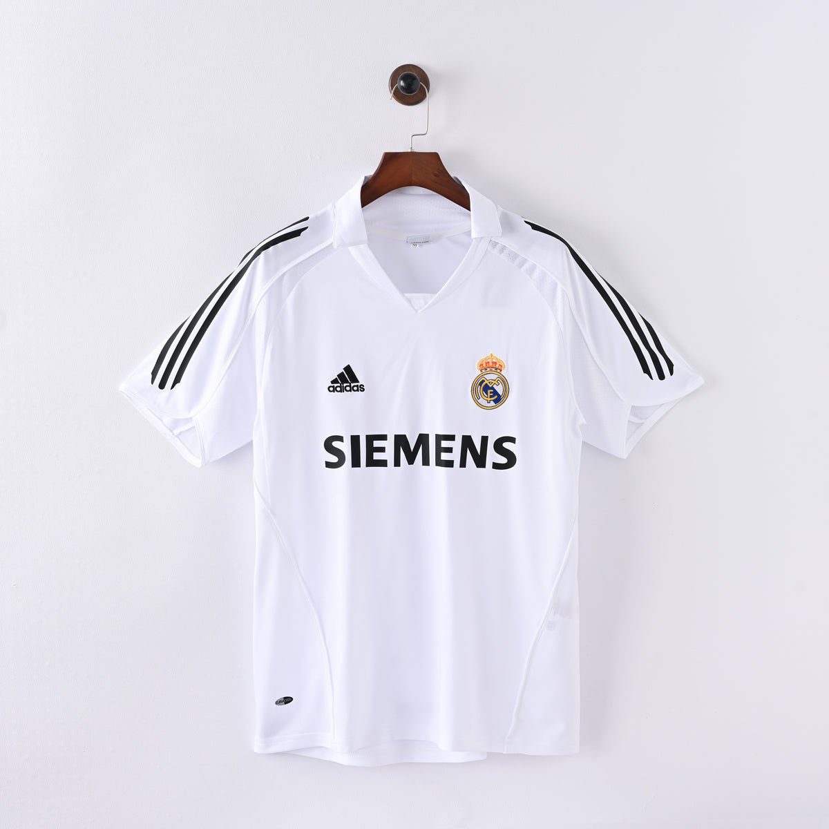 Real Madrid Home 05-06 — image 1
