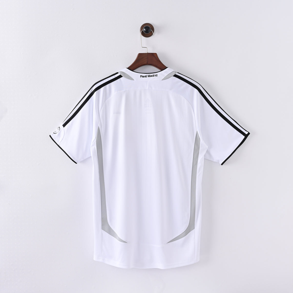 Real Madrid Away 06-07 — image 2