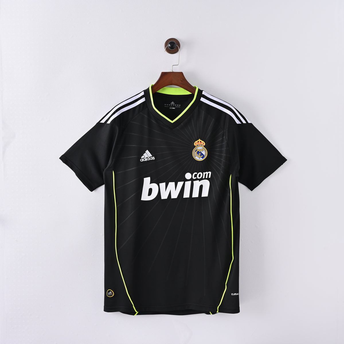 Real Madrid Away 10-11 — image 1