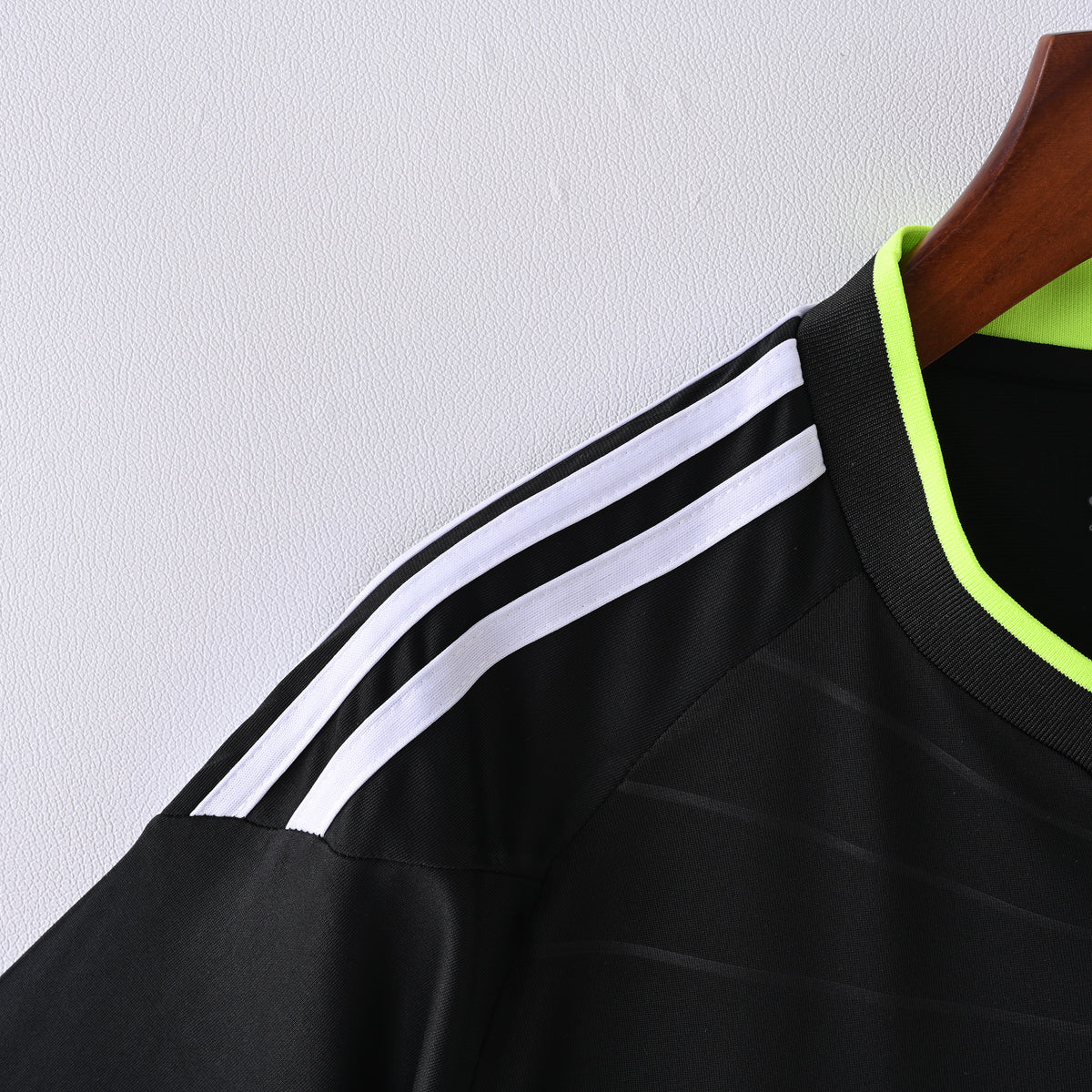Real Madrid Away 10-11 — image 5