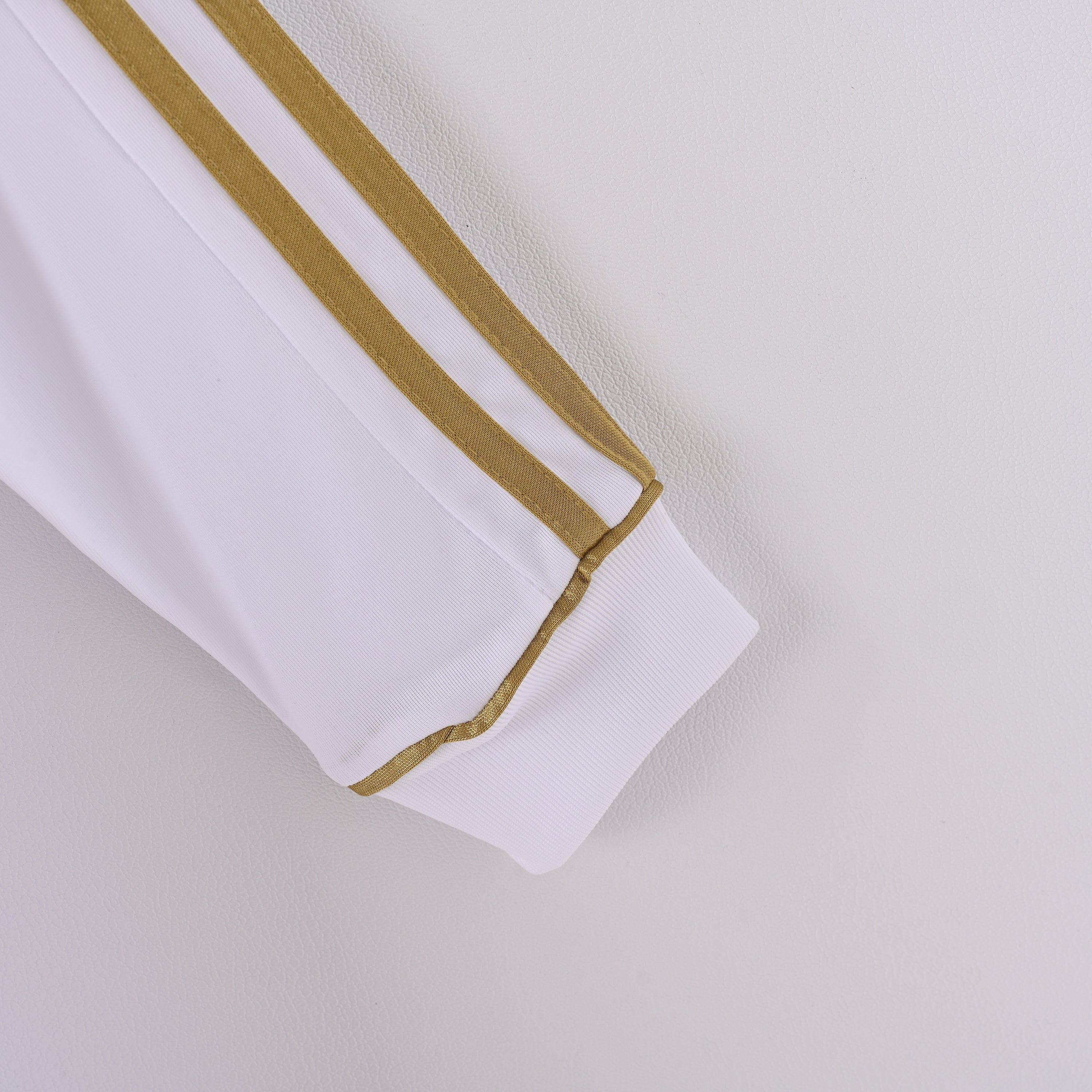 Real Madrid Home 11-12 — image 3