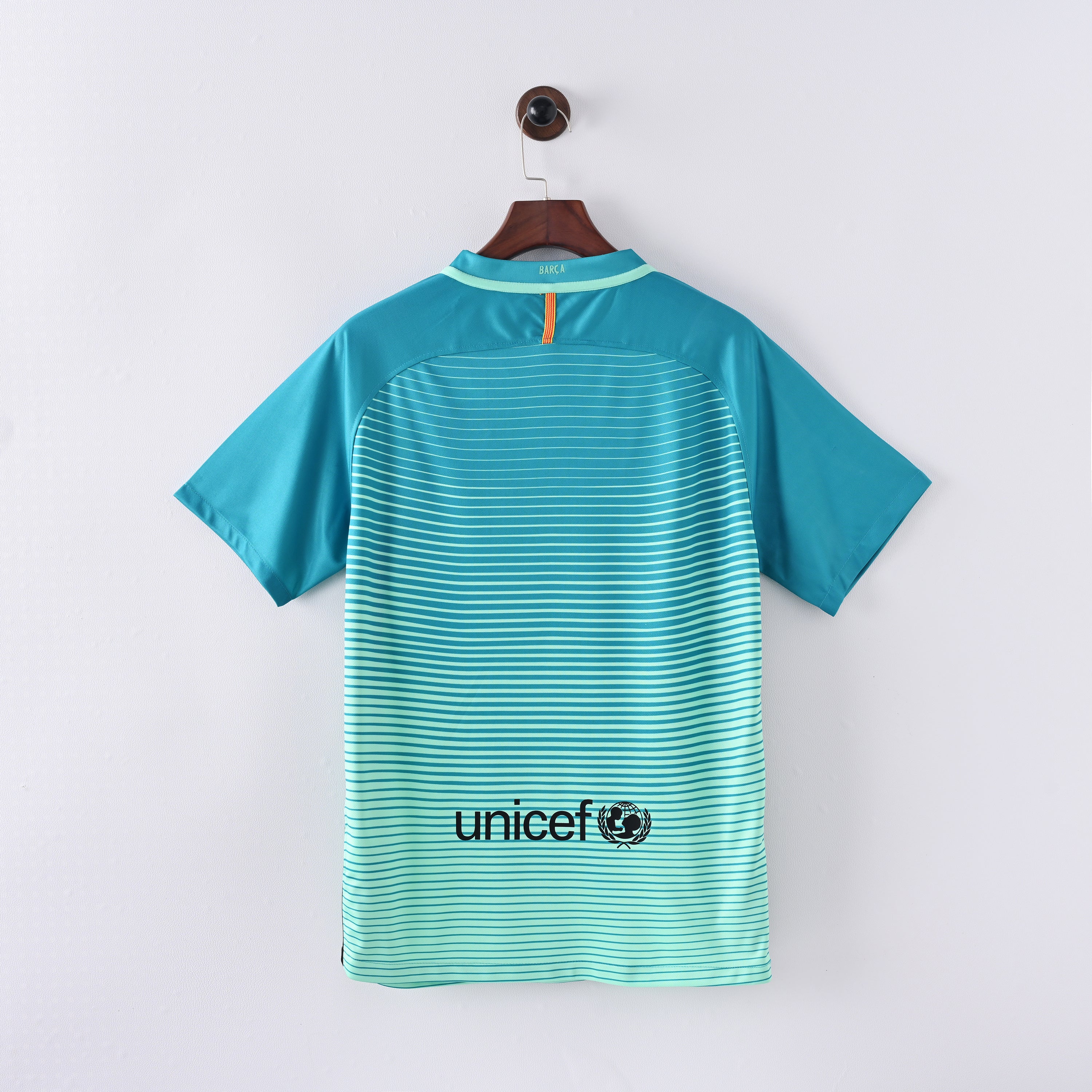 Barcelona Away 16-17 — image 5