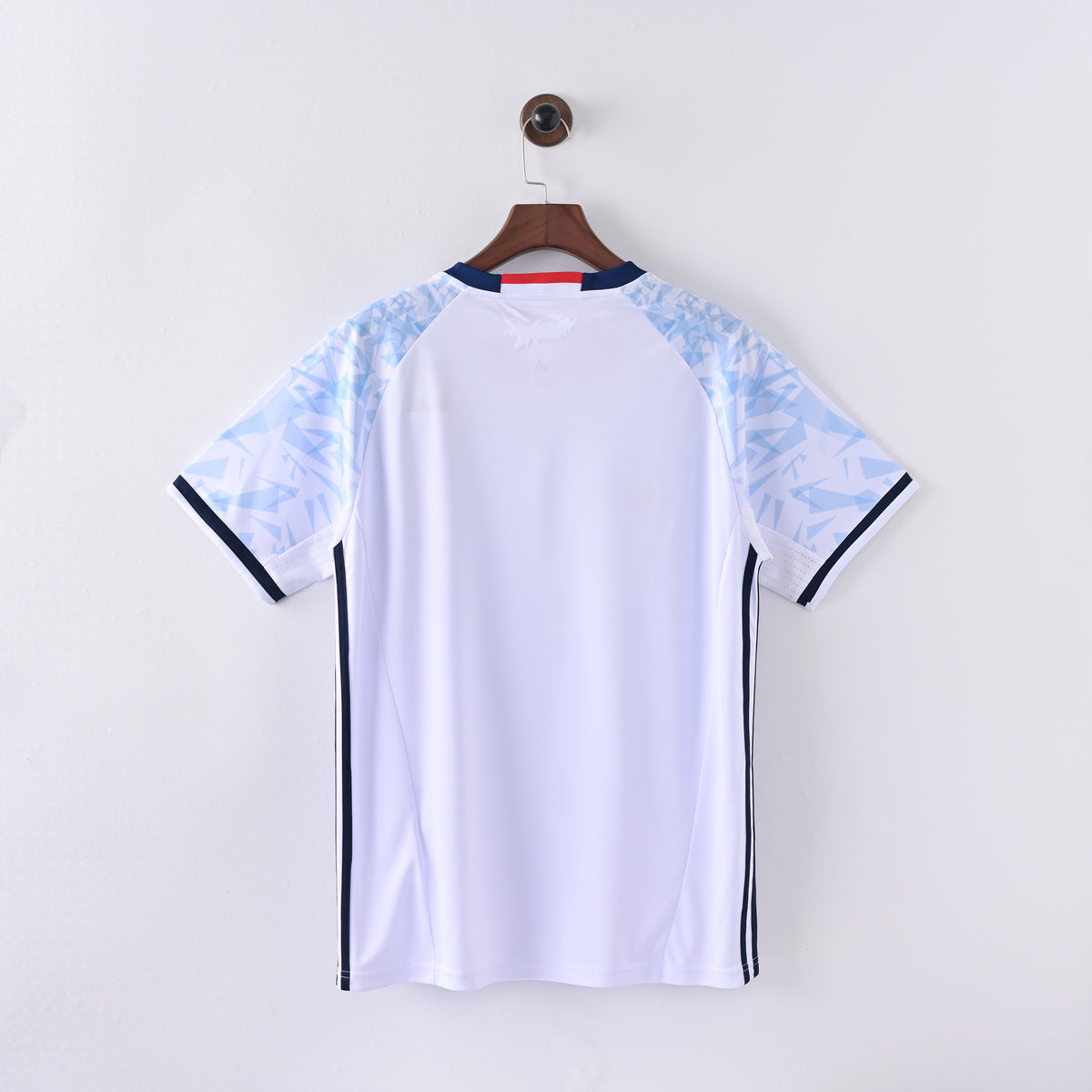 Japan Away 16-17 — image 2