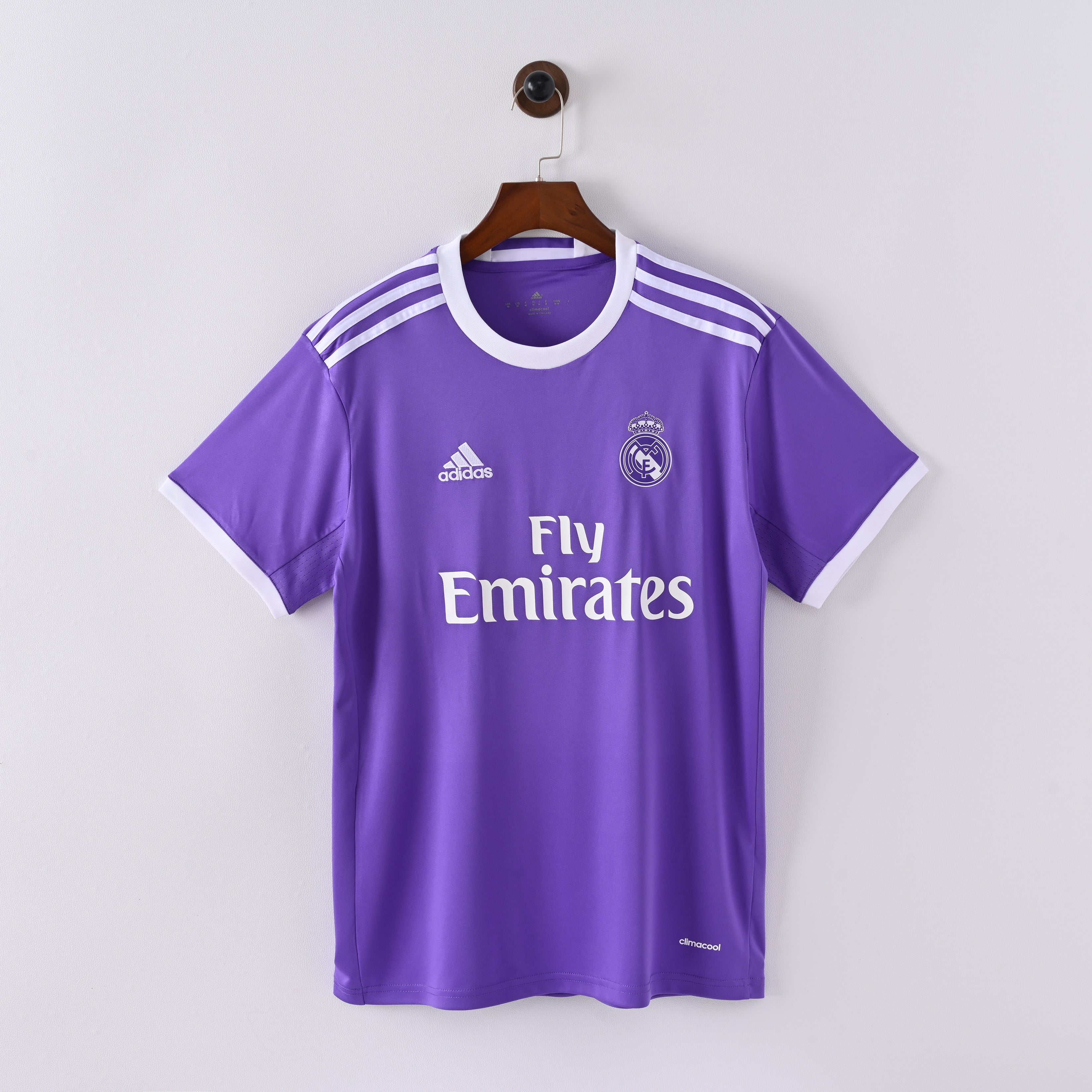Real Madrid Away 16-17 — image 1