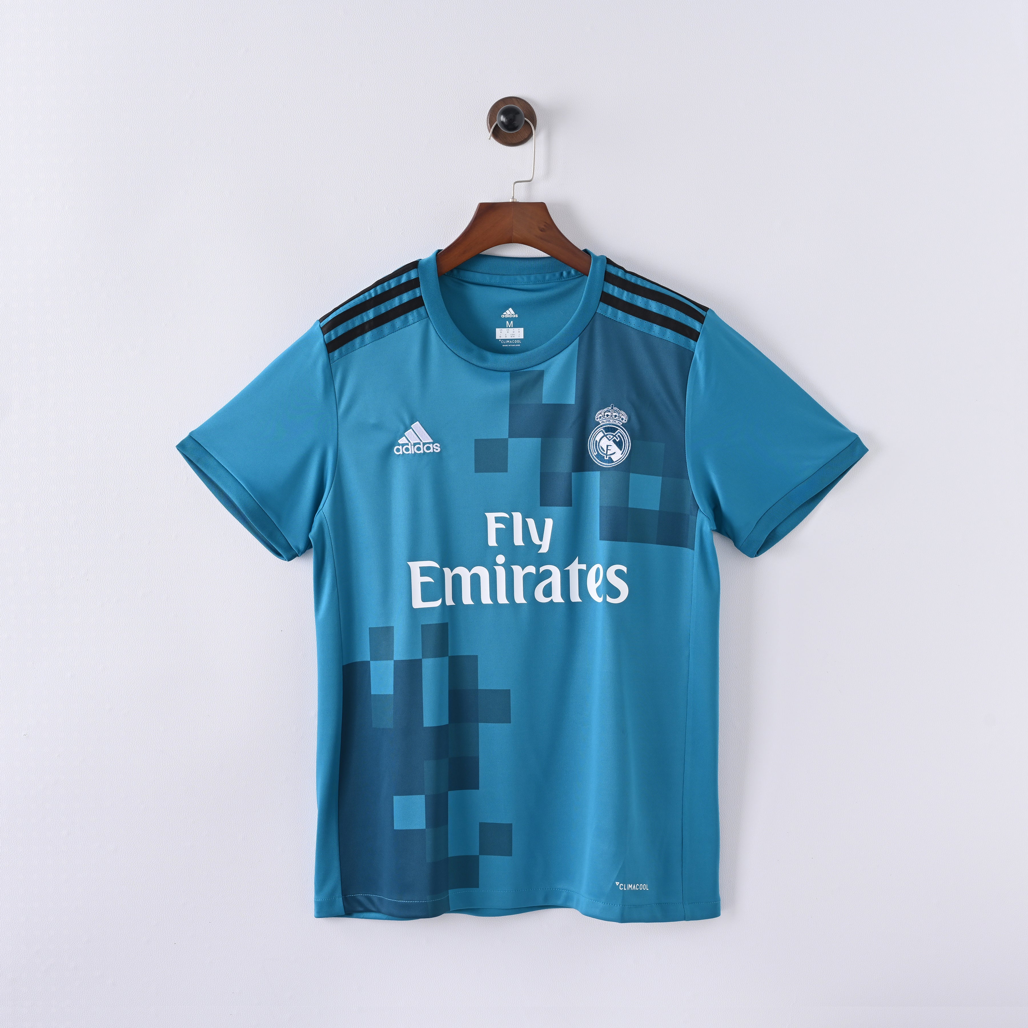 Real Madrid Third 17-18 — image 1