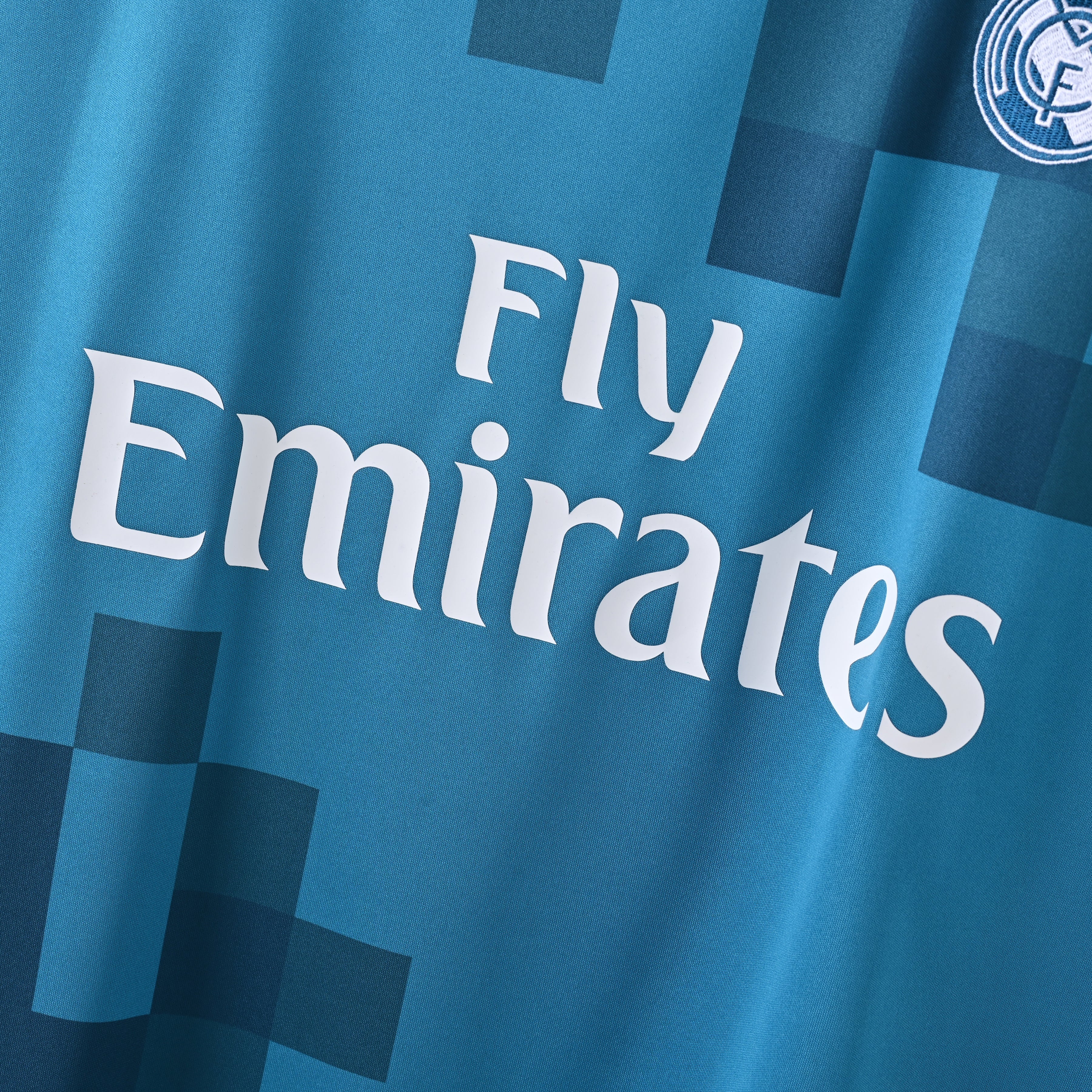 Real Madrid Third 17-18 — image 5