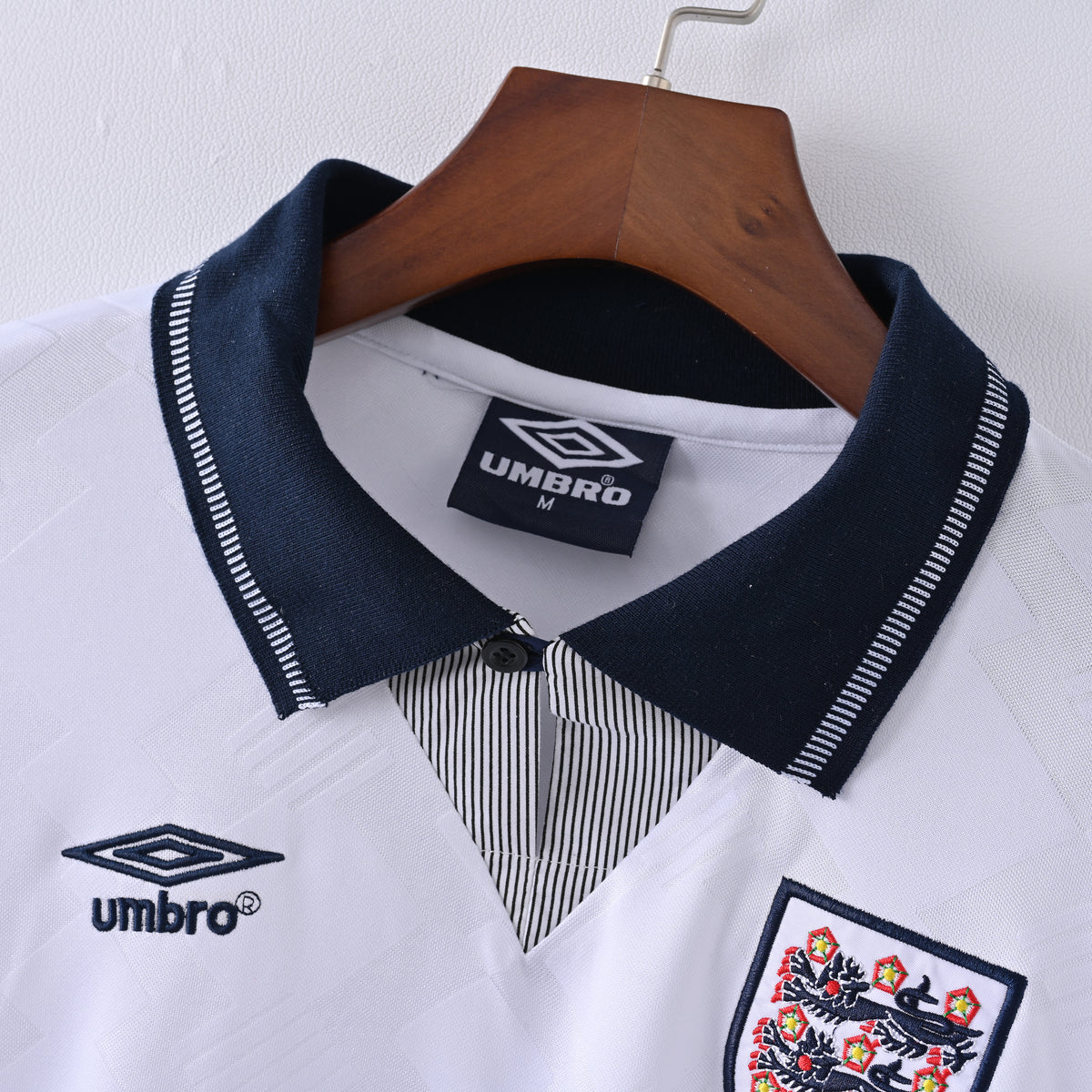 England Home 1990 — image 5