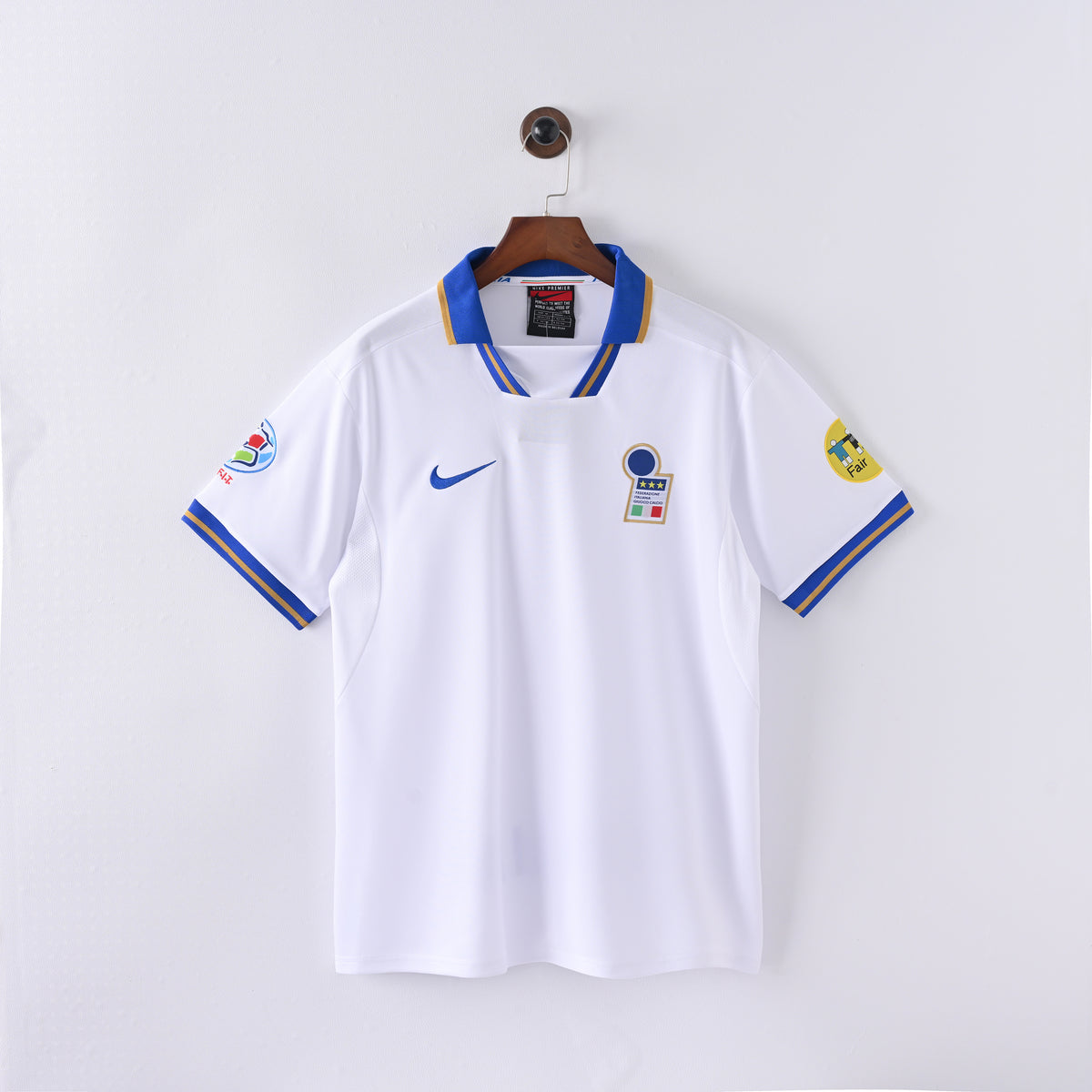 Italy Away 1996 — image 1