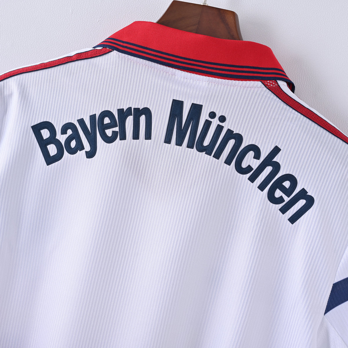 Bayern Munich Away 98-00 — image 2