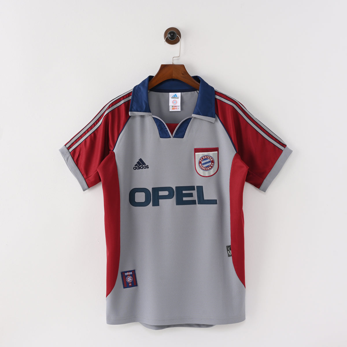Bayern Munich Away 98-99 — image 1