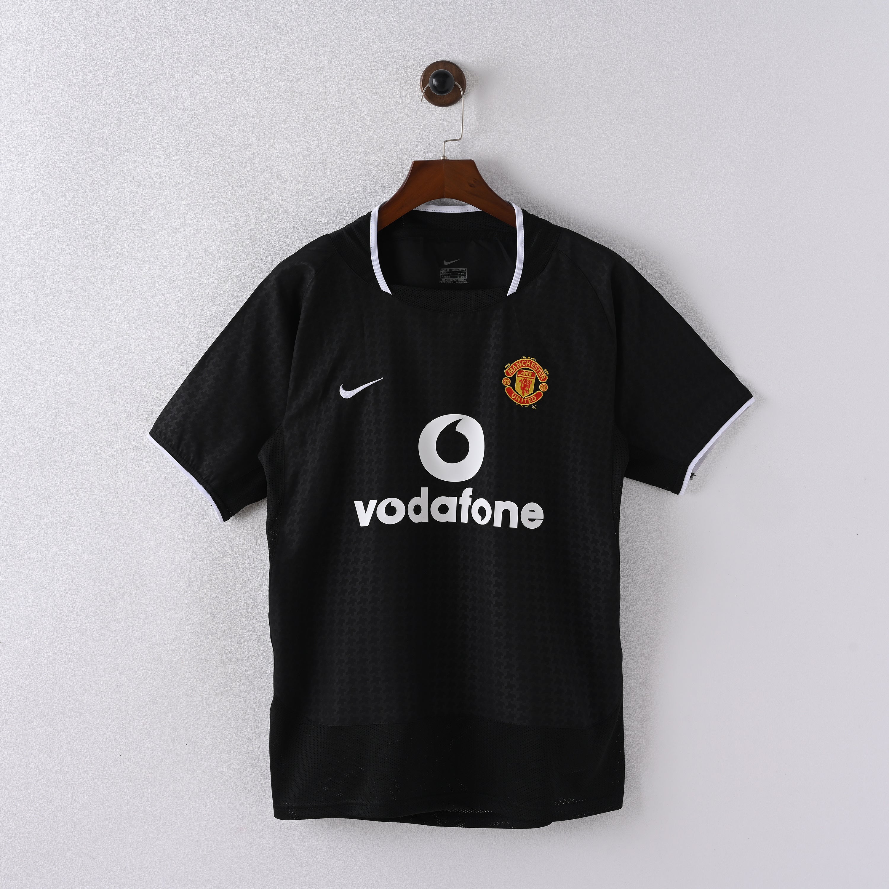 Manchester United Away 03-04 — image 1