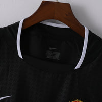 Manchester United Away 03-04