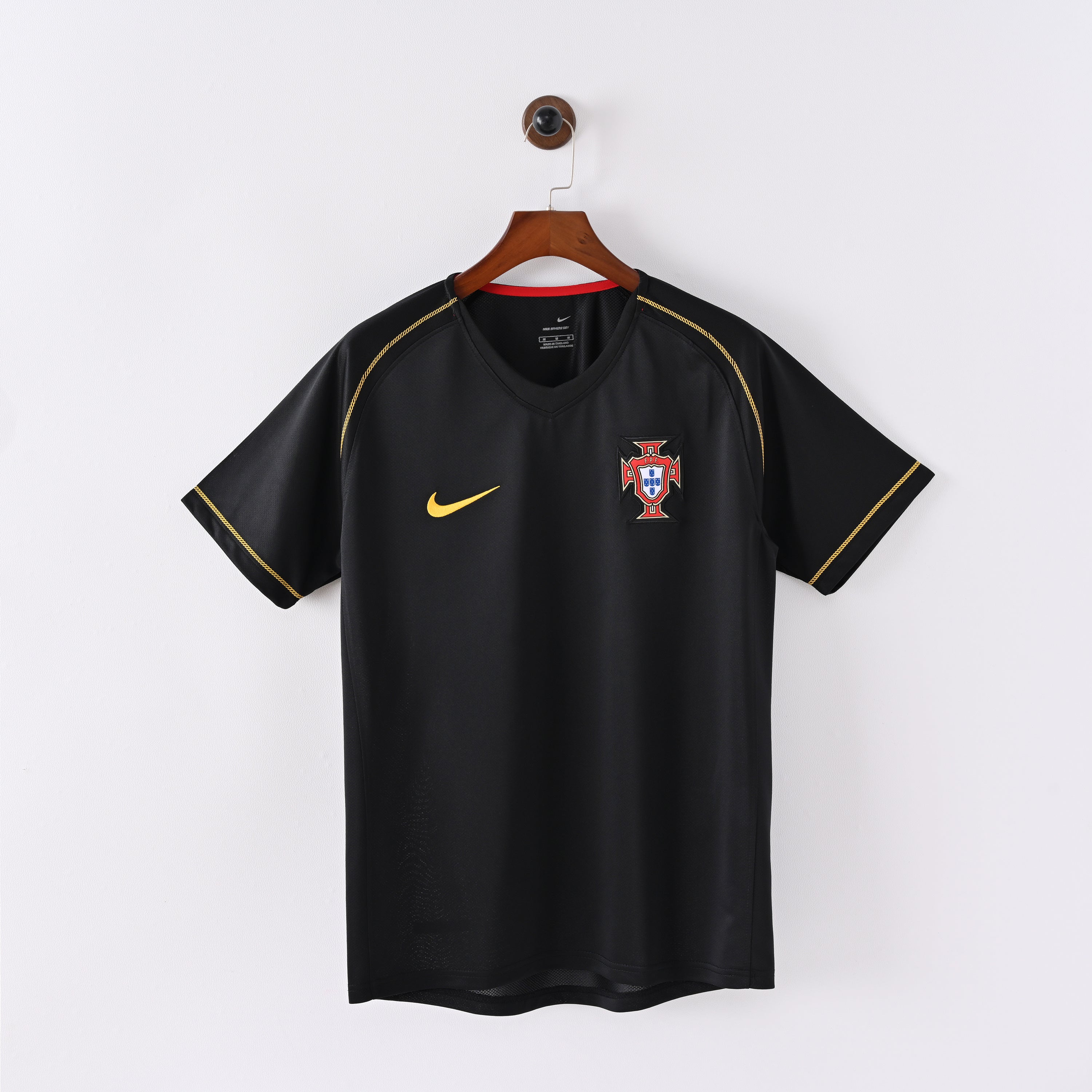 Portugal Away 2006 — image 1