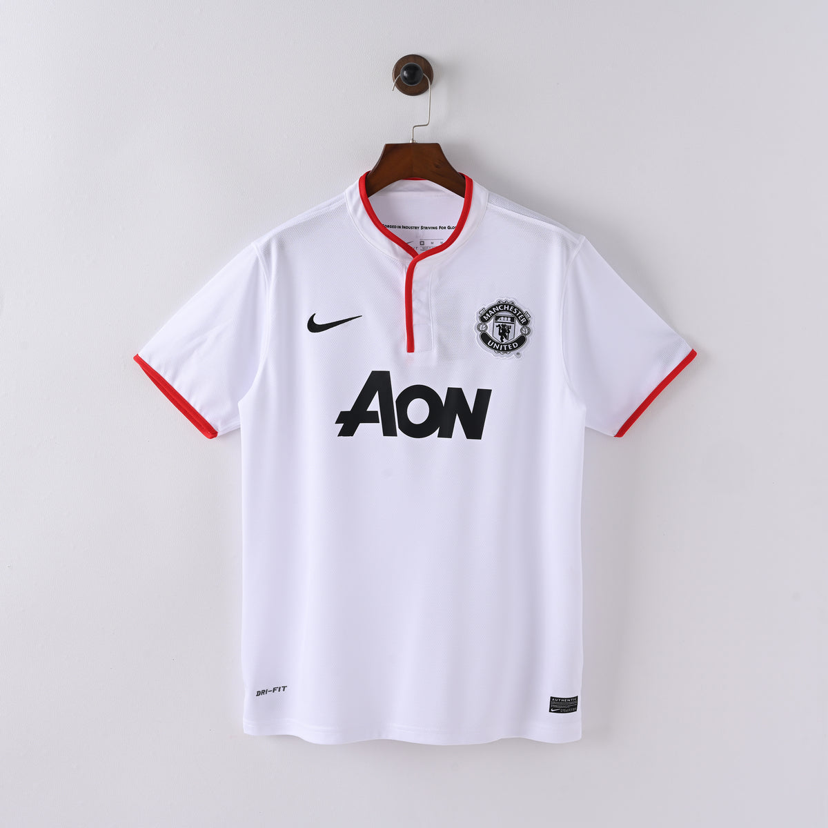 Manchester United Away 12-13 — image 1