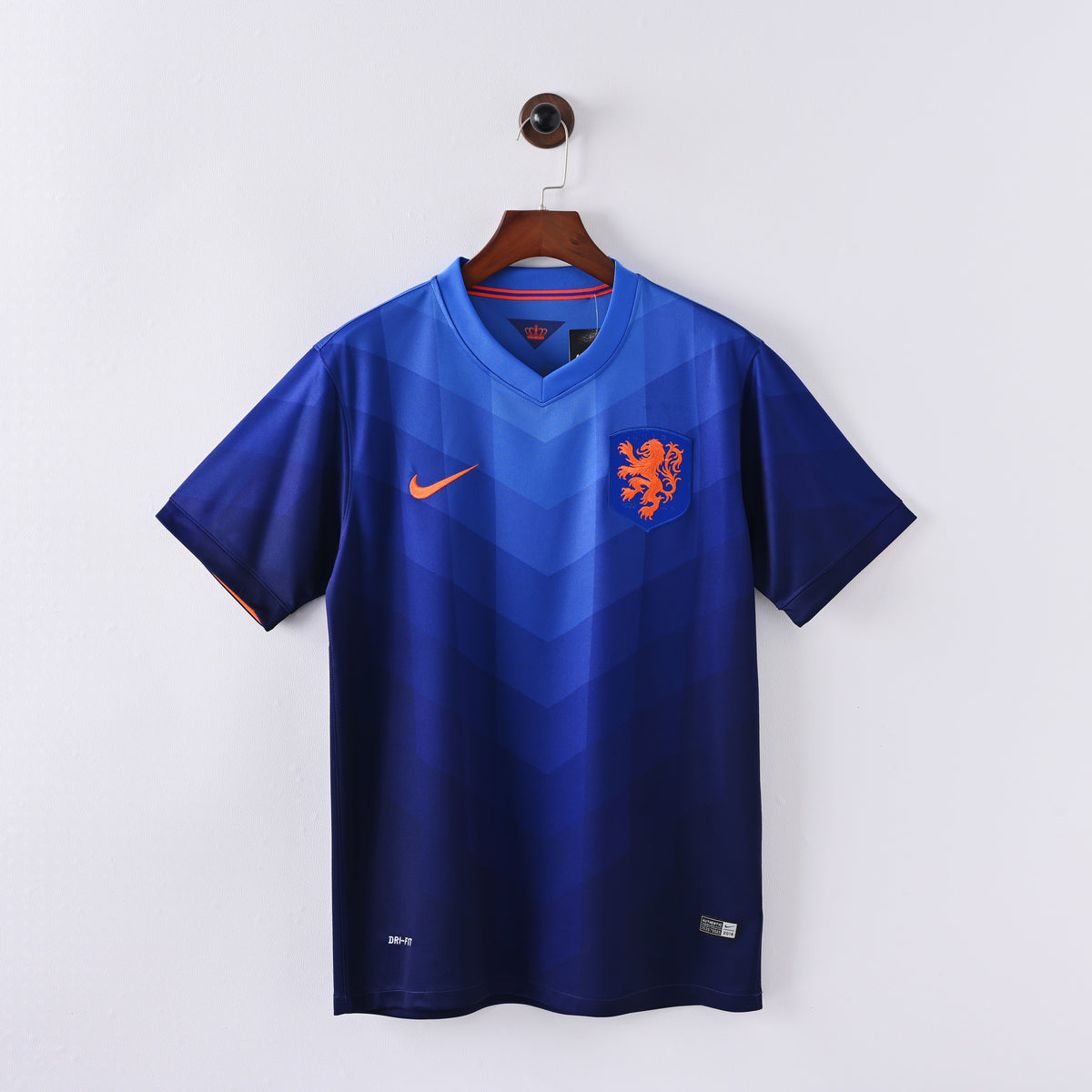 Netherlands Away 2014 — image 1