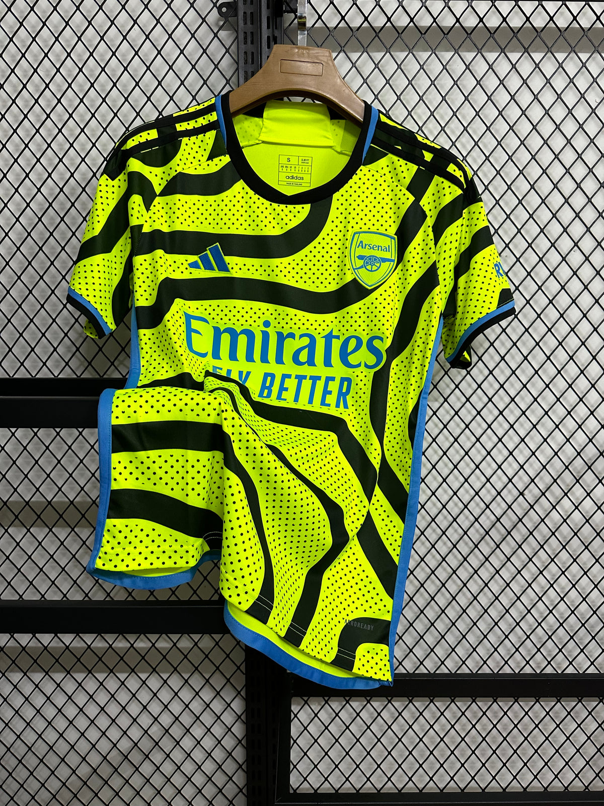 Arsenal Away 23-24 — image 1