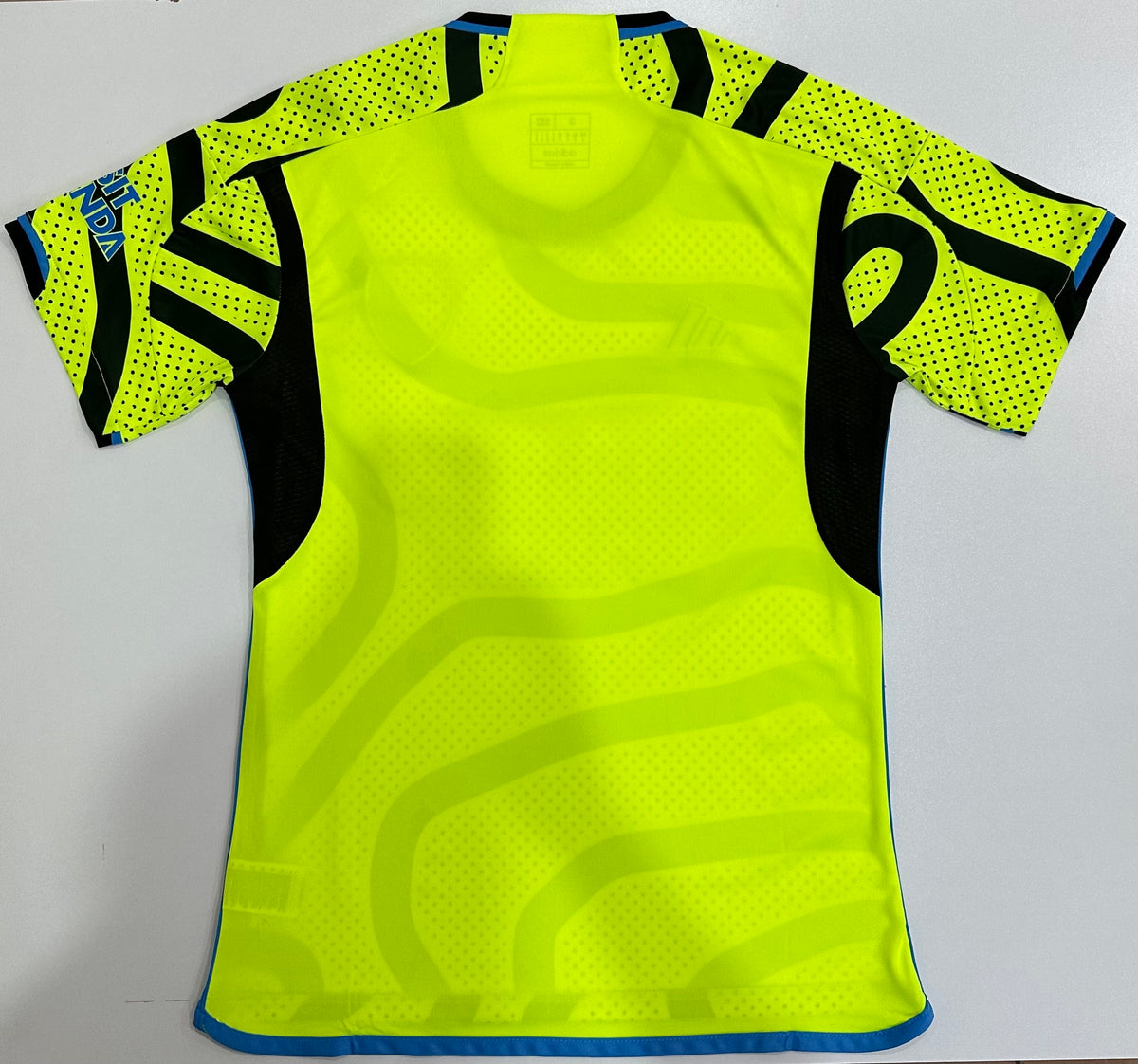 Arsenal Away 23-24 — image 5