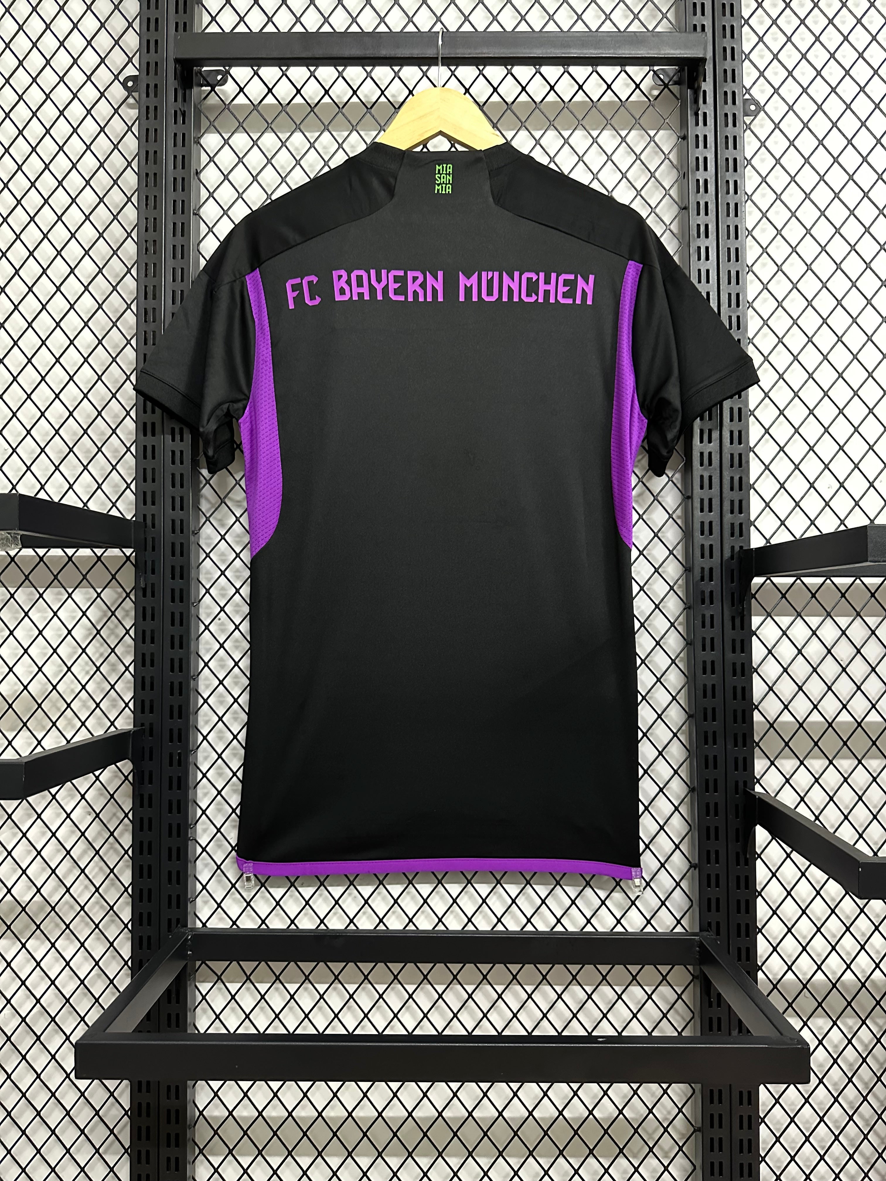 Bayern Munich Away 23-24 — image 5