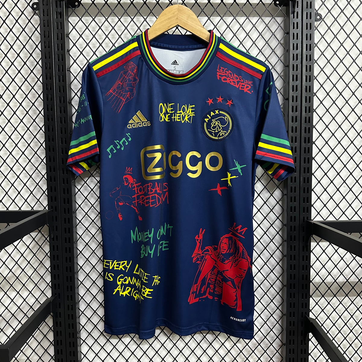 Ajax Graffiti Edition 24-25 — image 3
