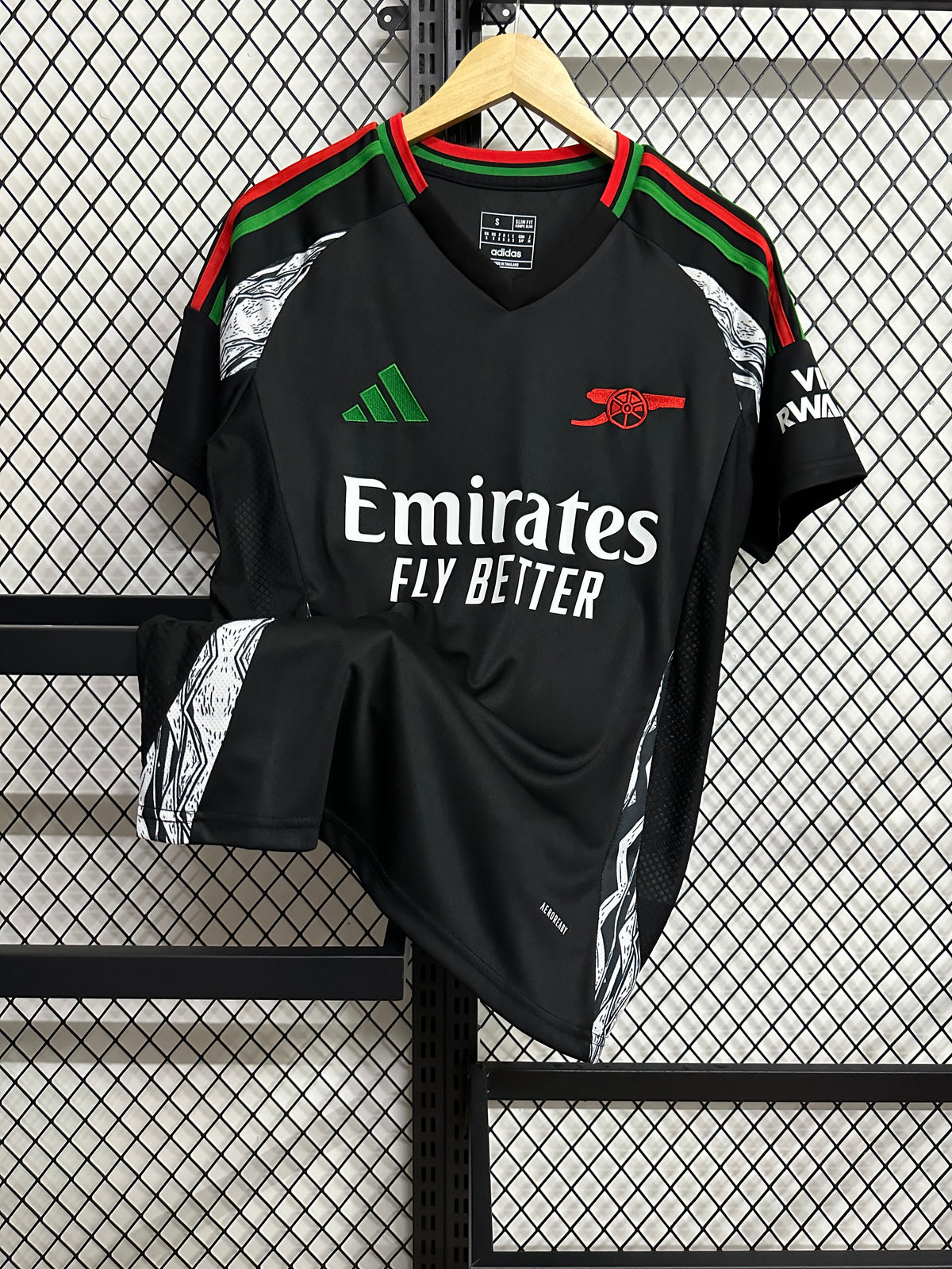 Arsenal Away 24-25 — image 1