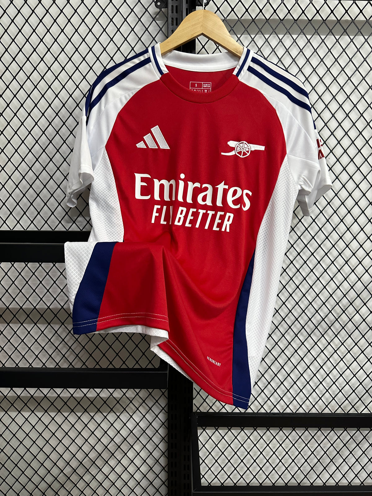 Arsenal Home 24-25 — image 1