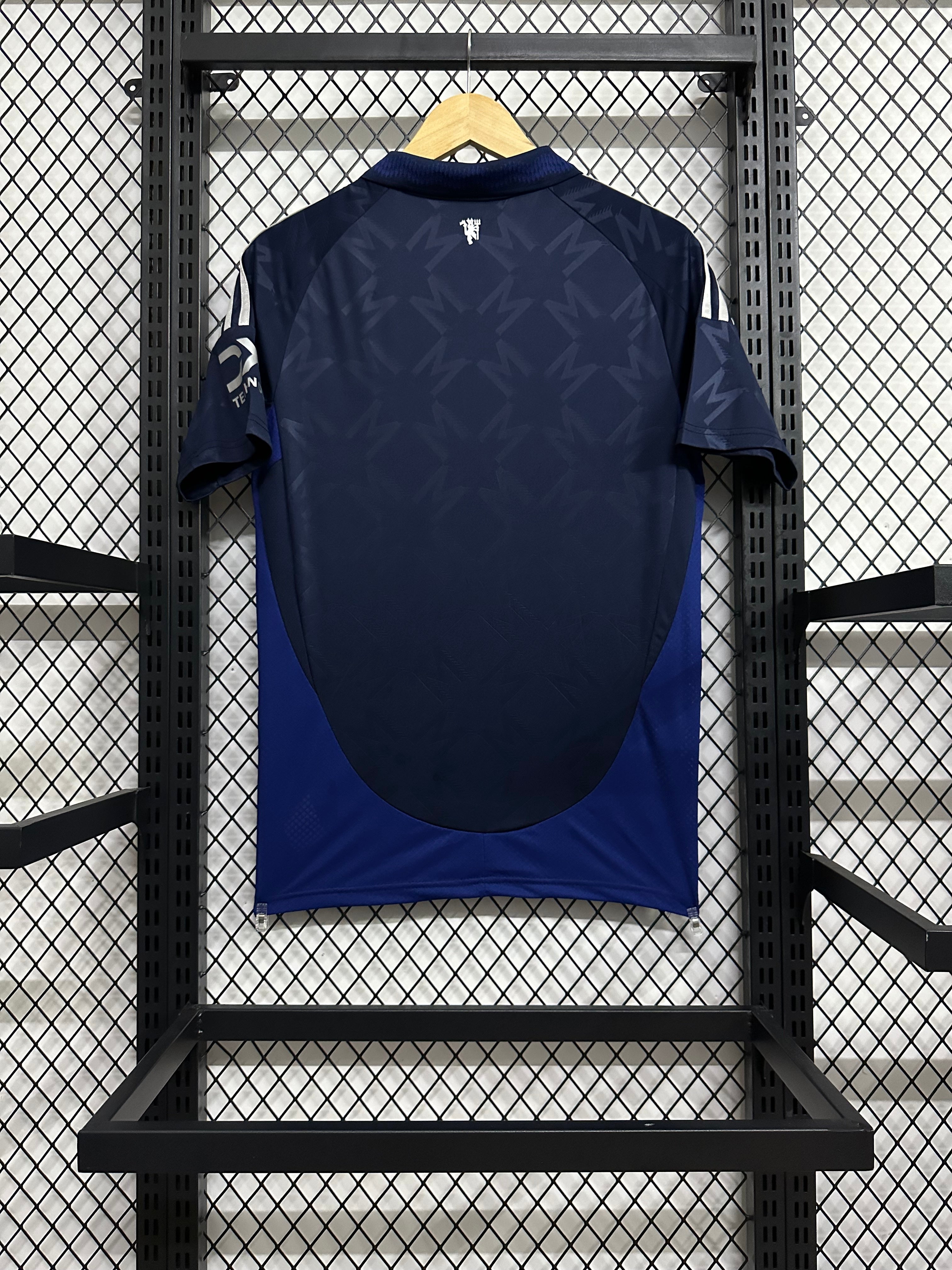 Manchester United Away 24-25 — image 3