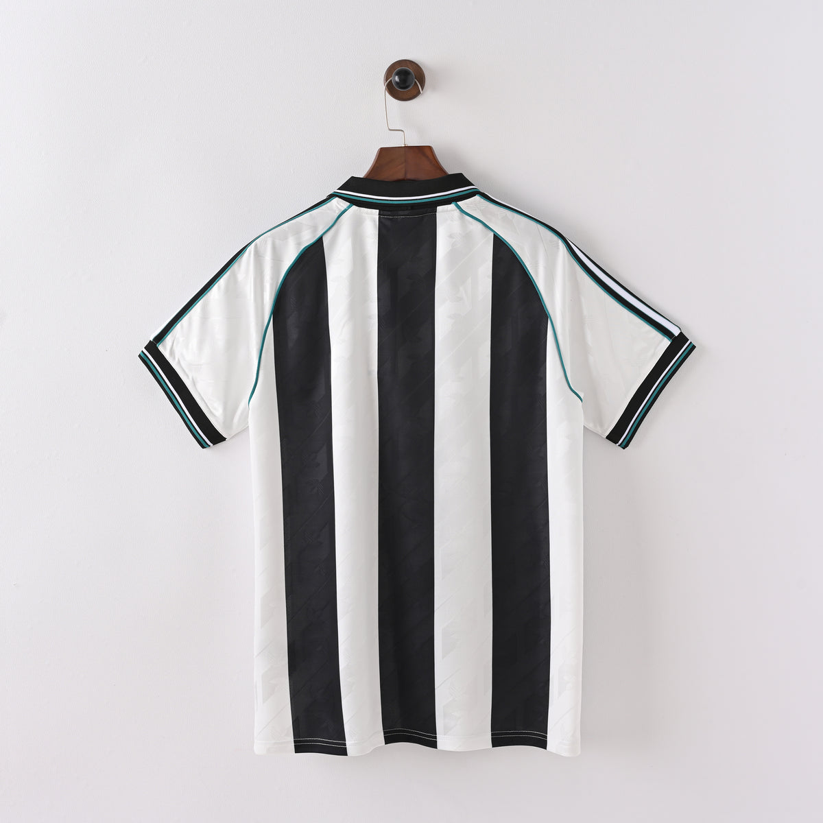 Newcastle United Home 24-25 — image 2