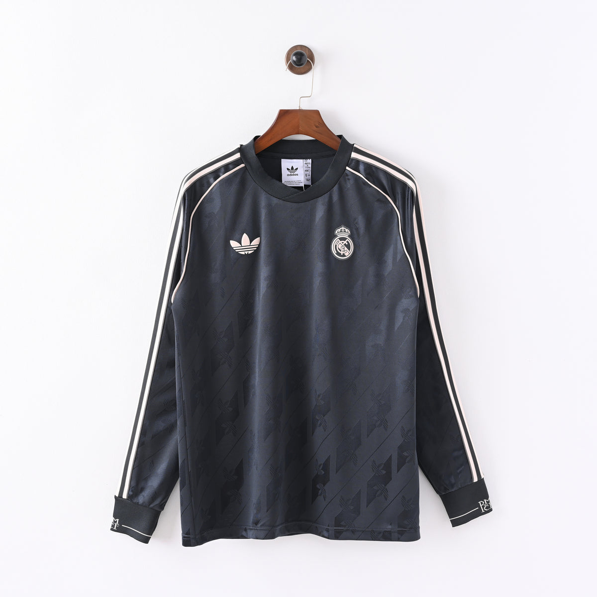 Real Madrid Away 24-25 — image 1