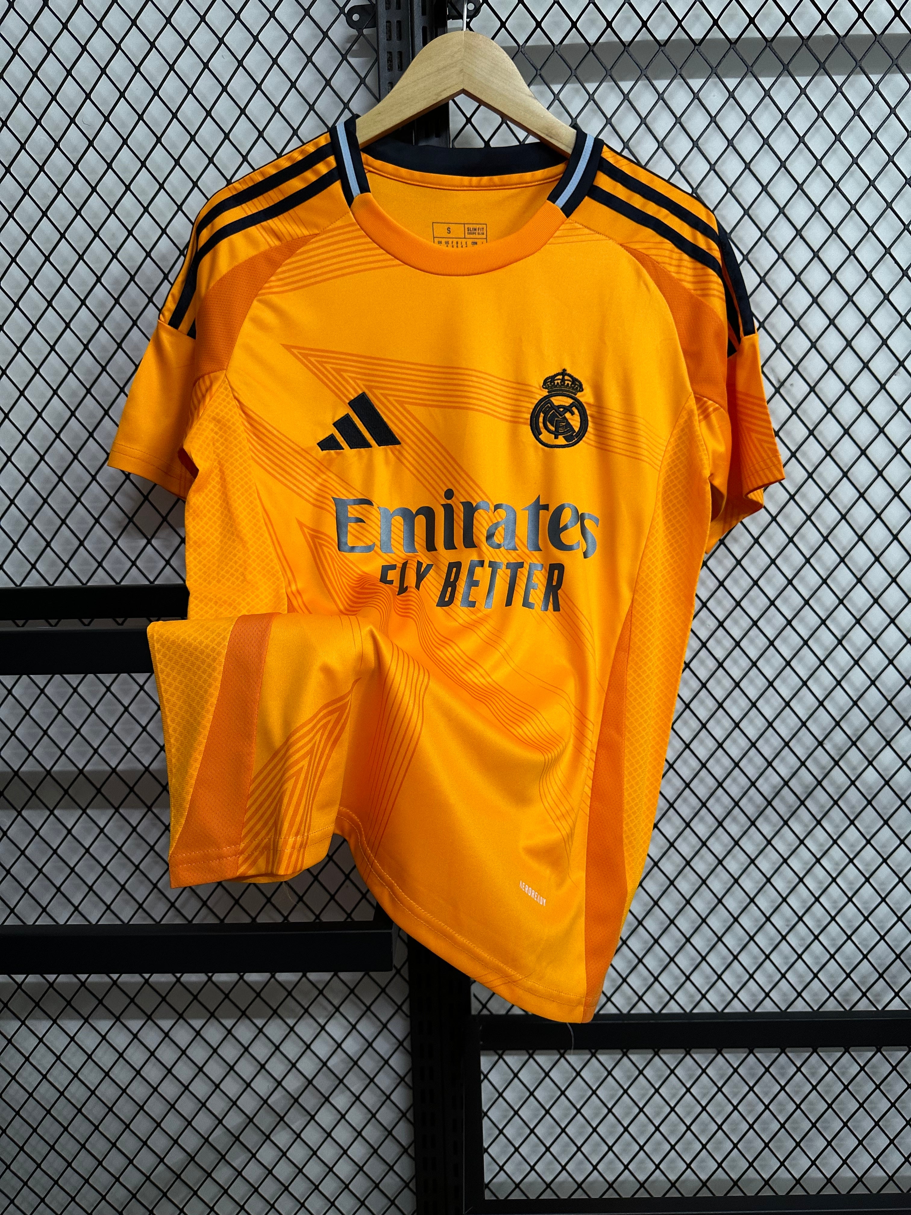 Real Madrid Away 24-25 — image 1
