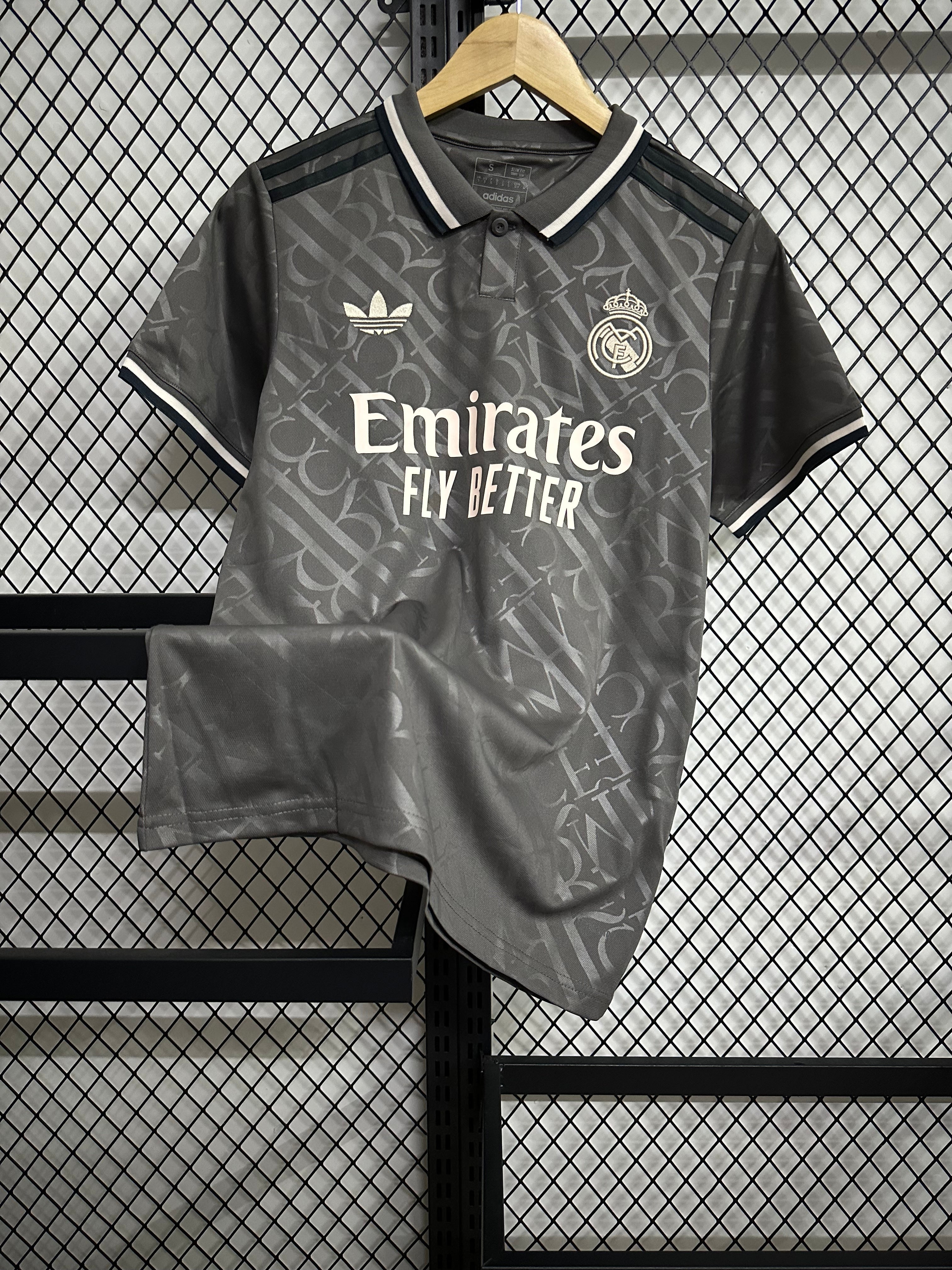 Real Madrid Third 24-25 — image 1