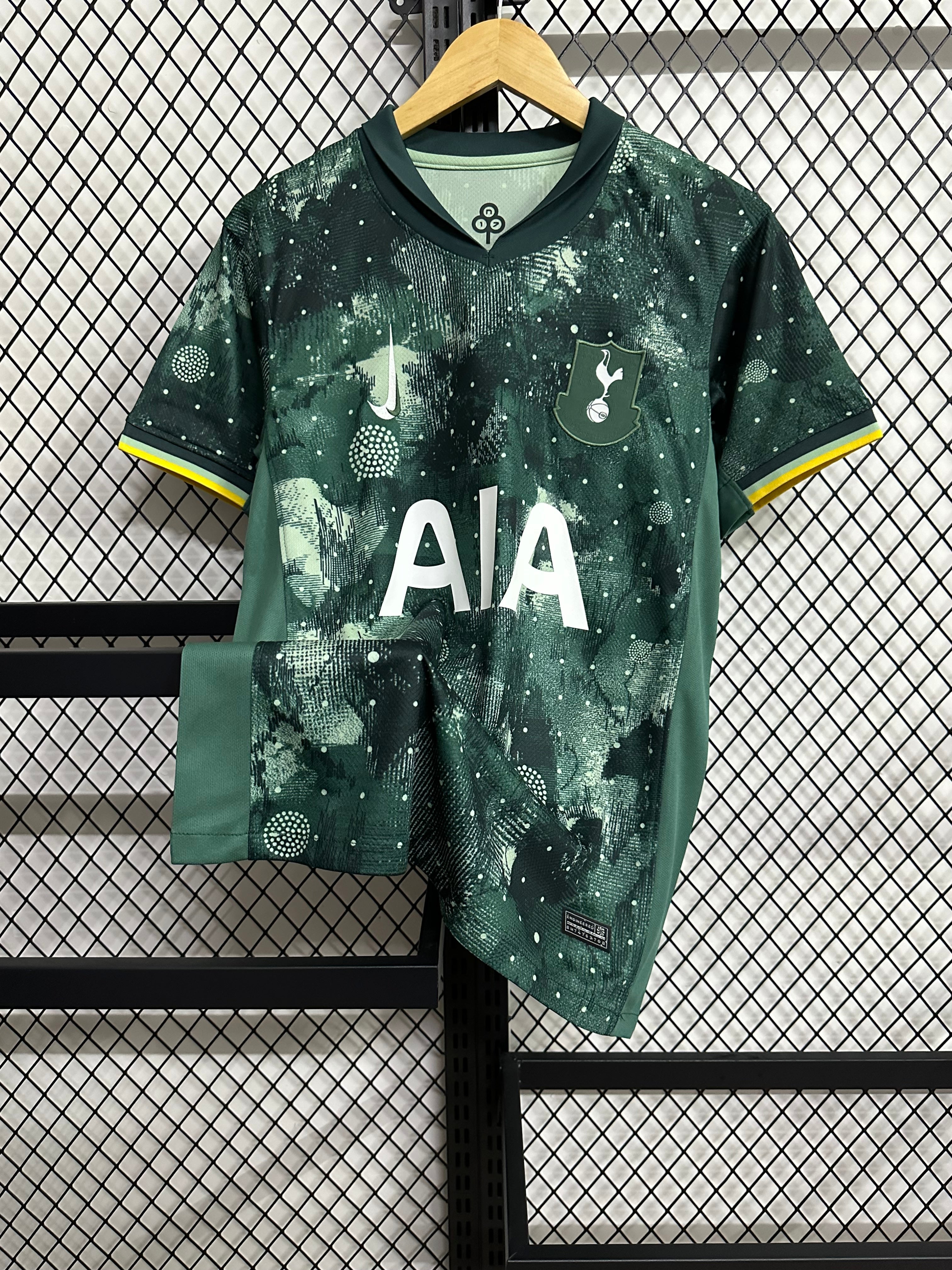 Tottenham Third 24-25 — image 1
