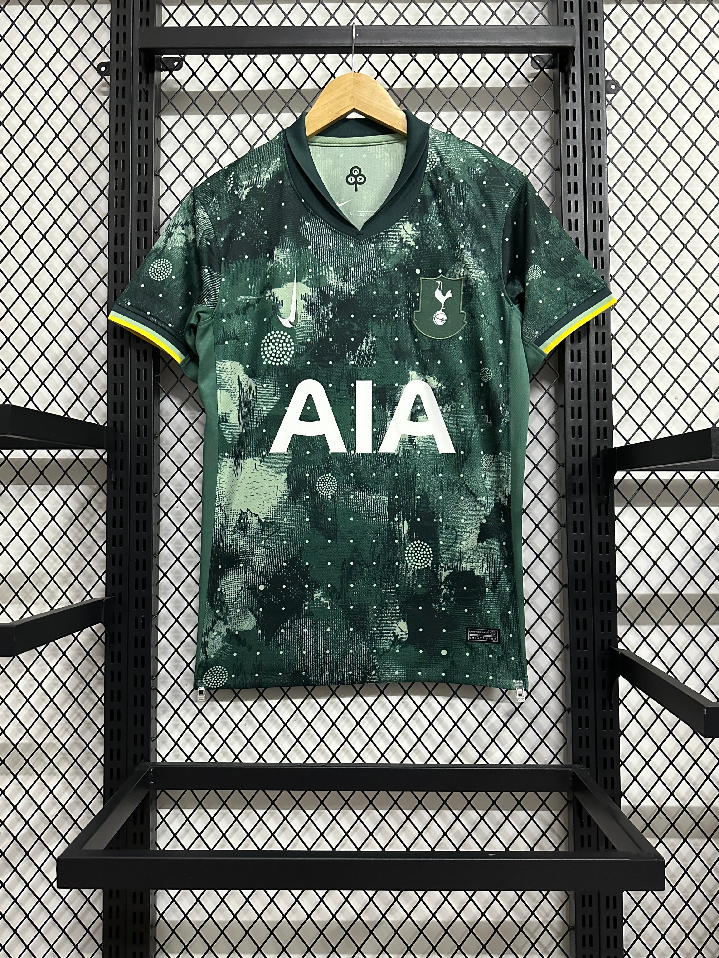 Tottenham Third 24-25 — image 2