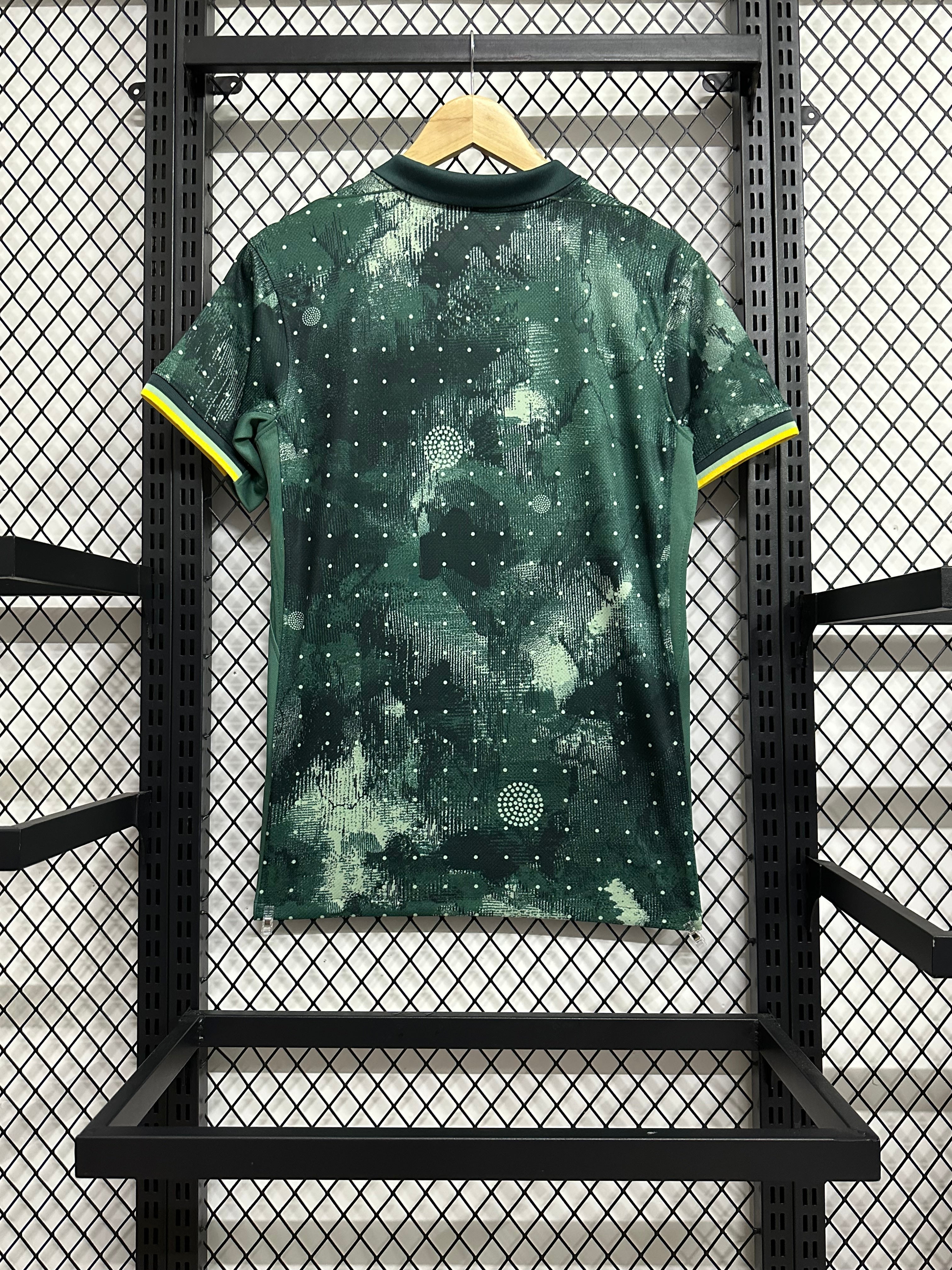 Tottenham Third 24-25 — image 3