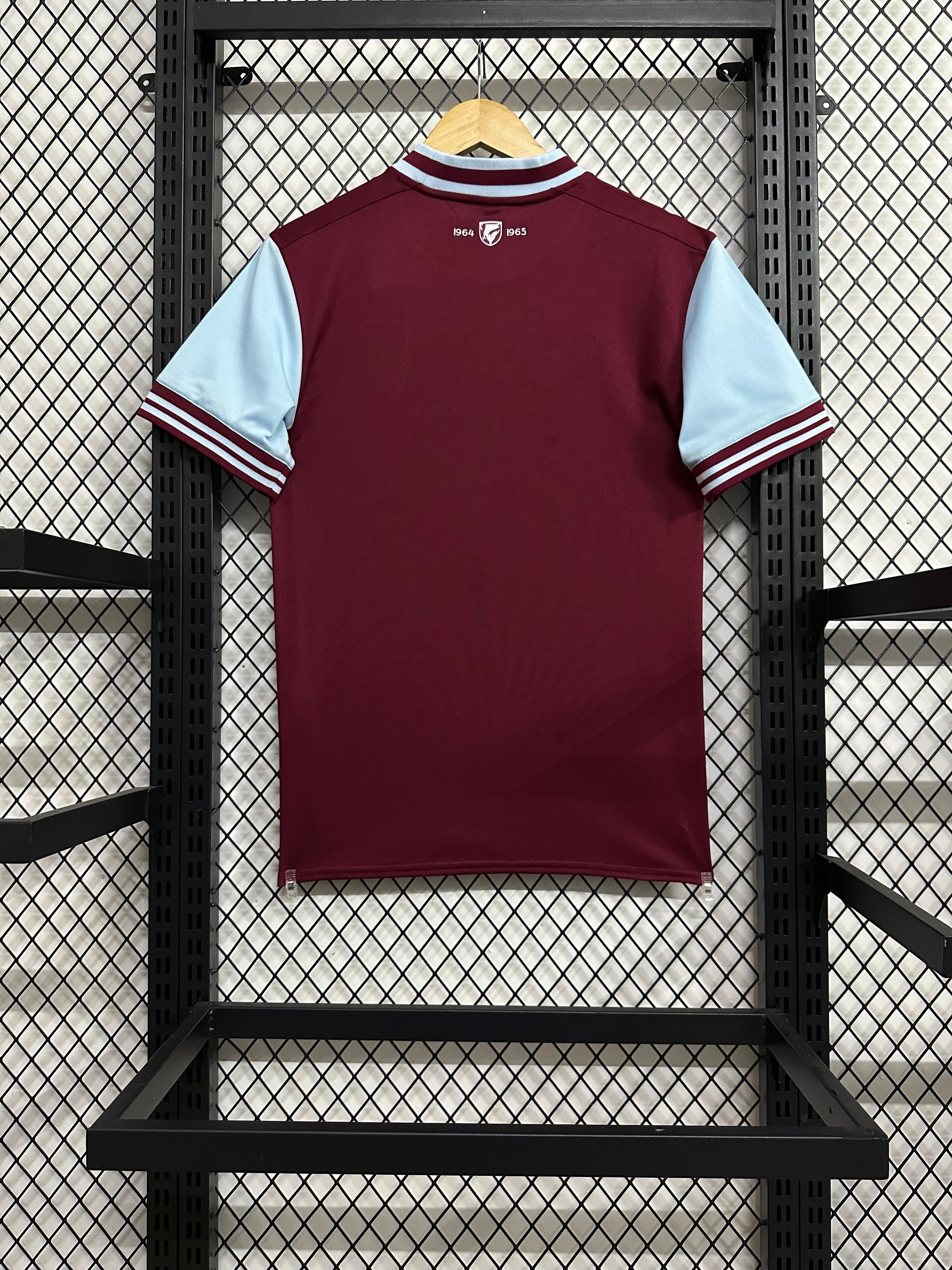 West Ham Home 24-25 — image 3