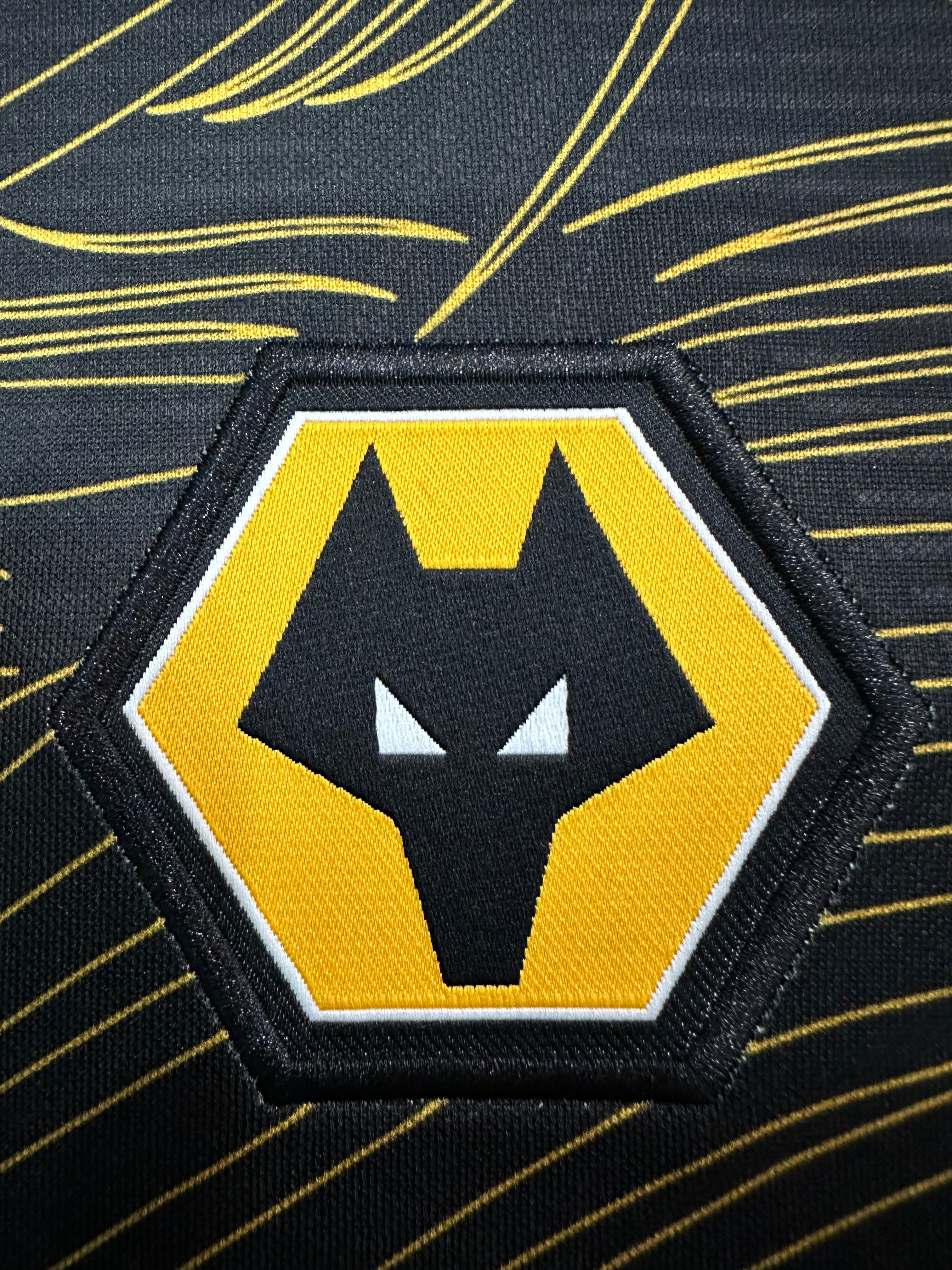 Wolves Away 24-25 — image 5