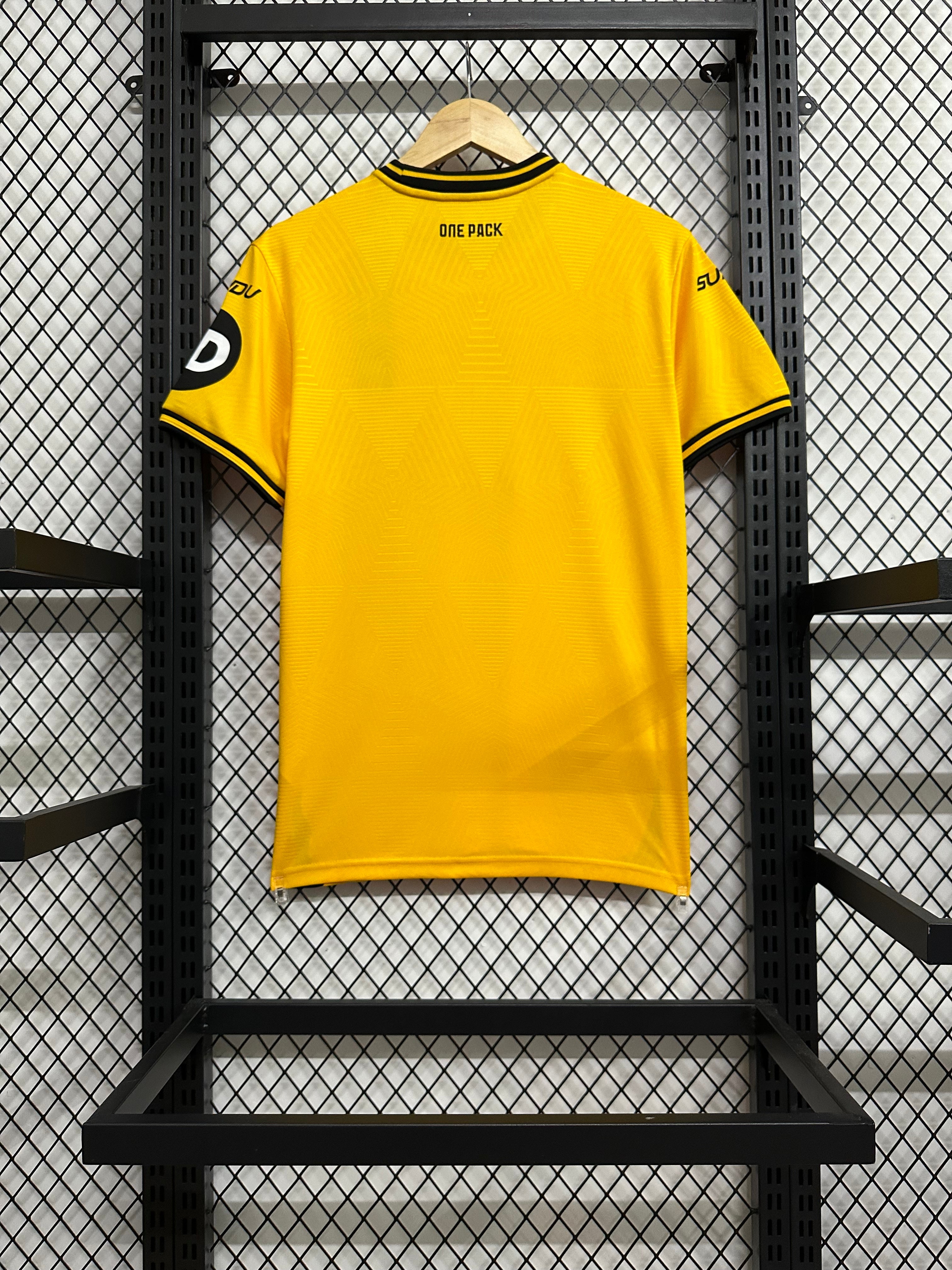 Wolves Home 24-25 — image 3