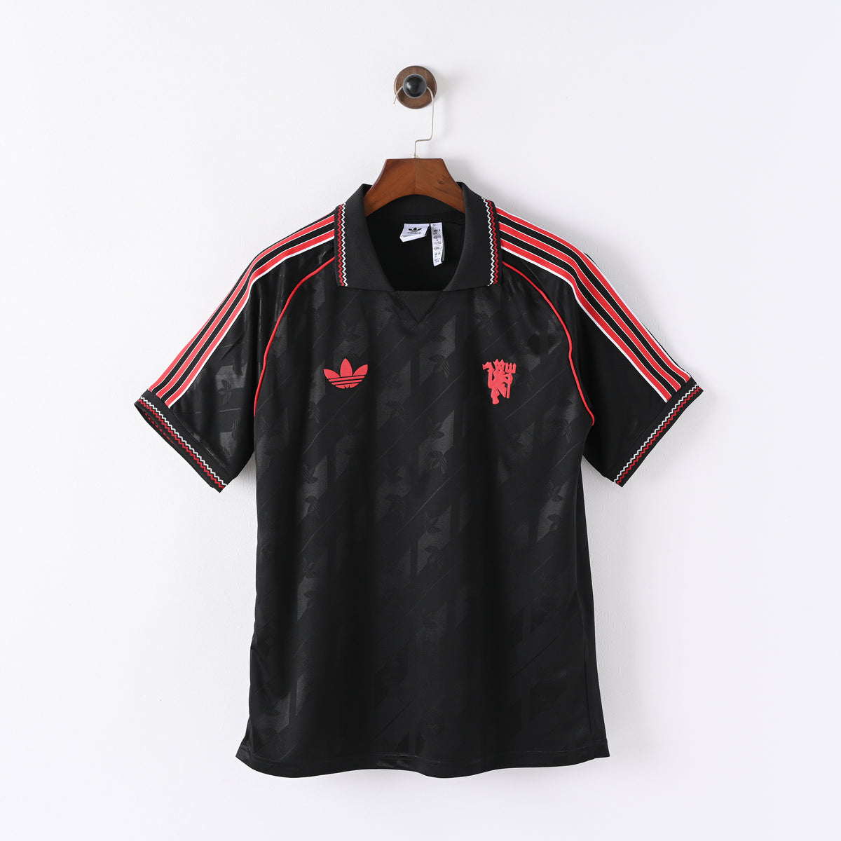 Manchester United Home 24-45 — image 1