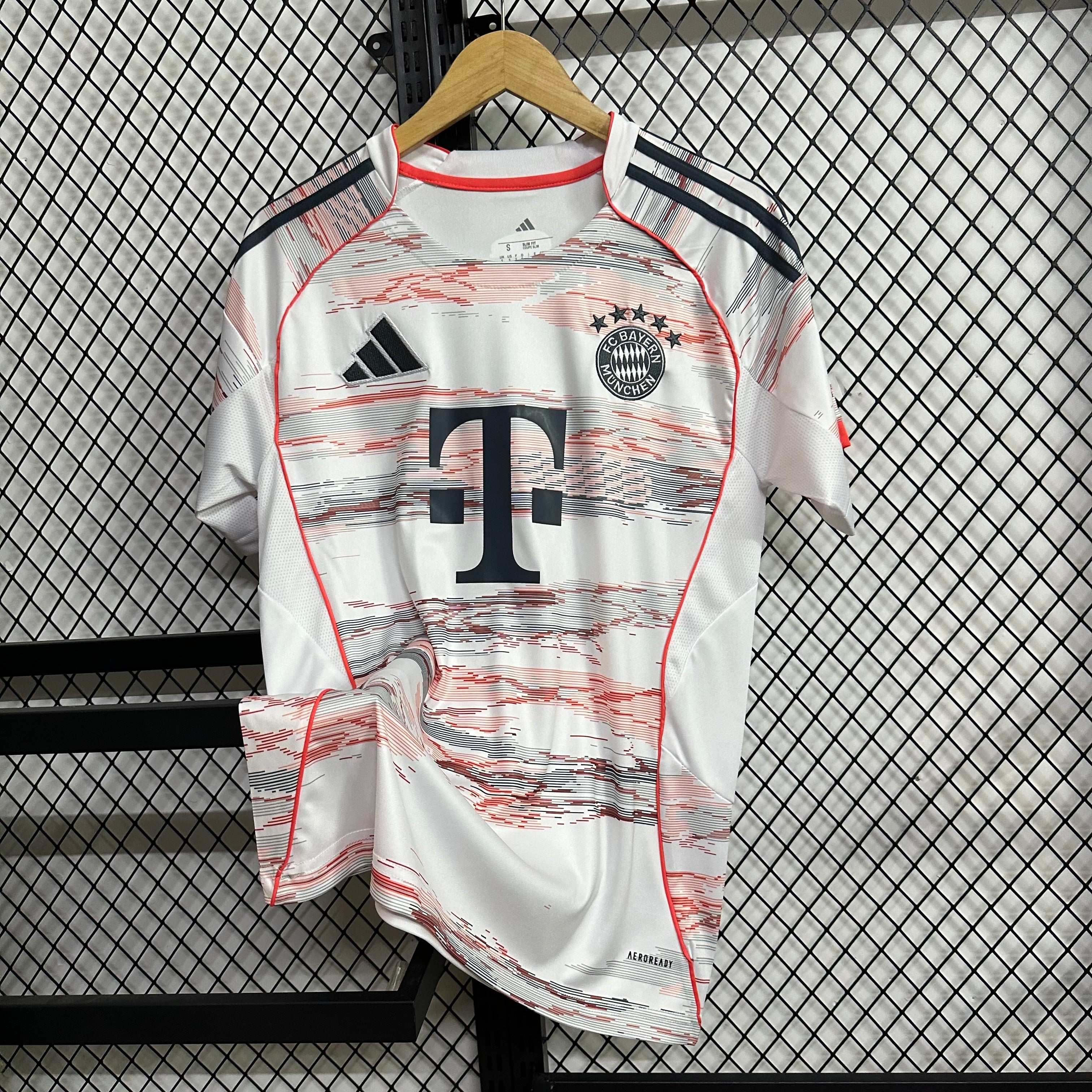 Bayern Munich Away 25-26 — image 1