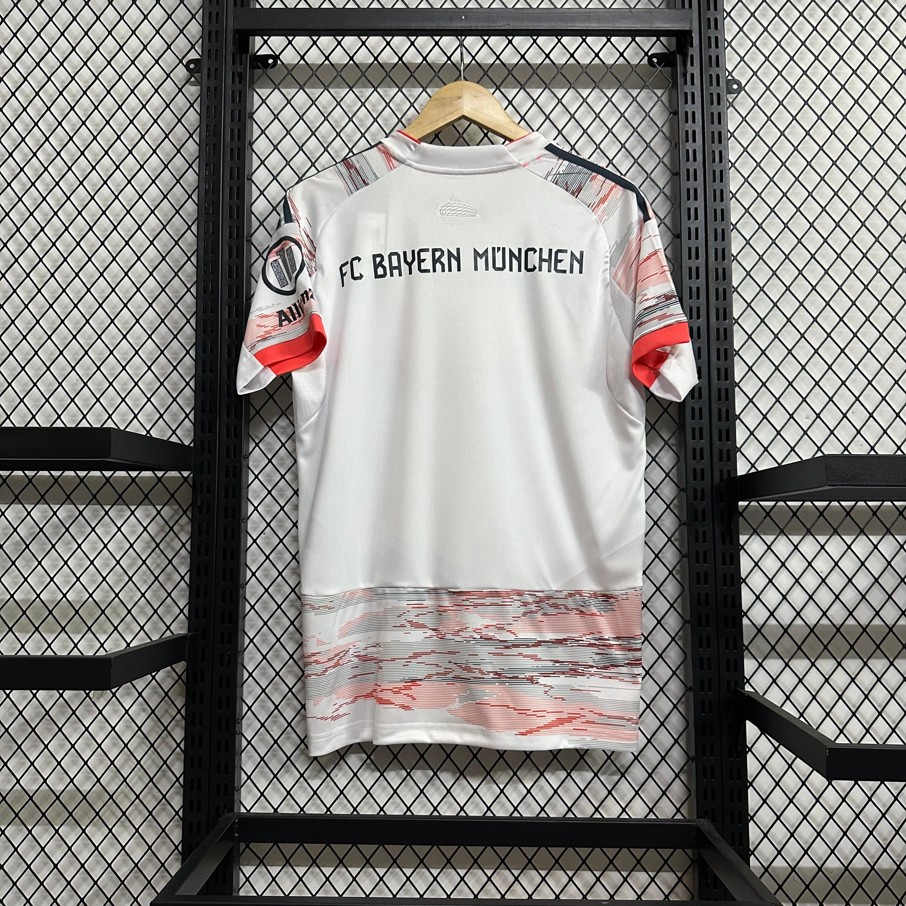 Bayern Munich Away 25-26 — image 3