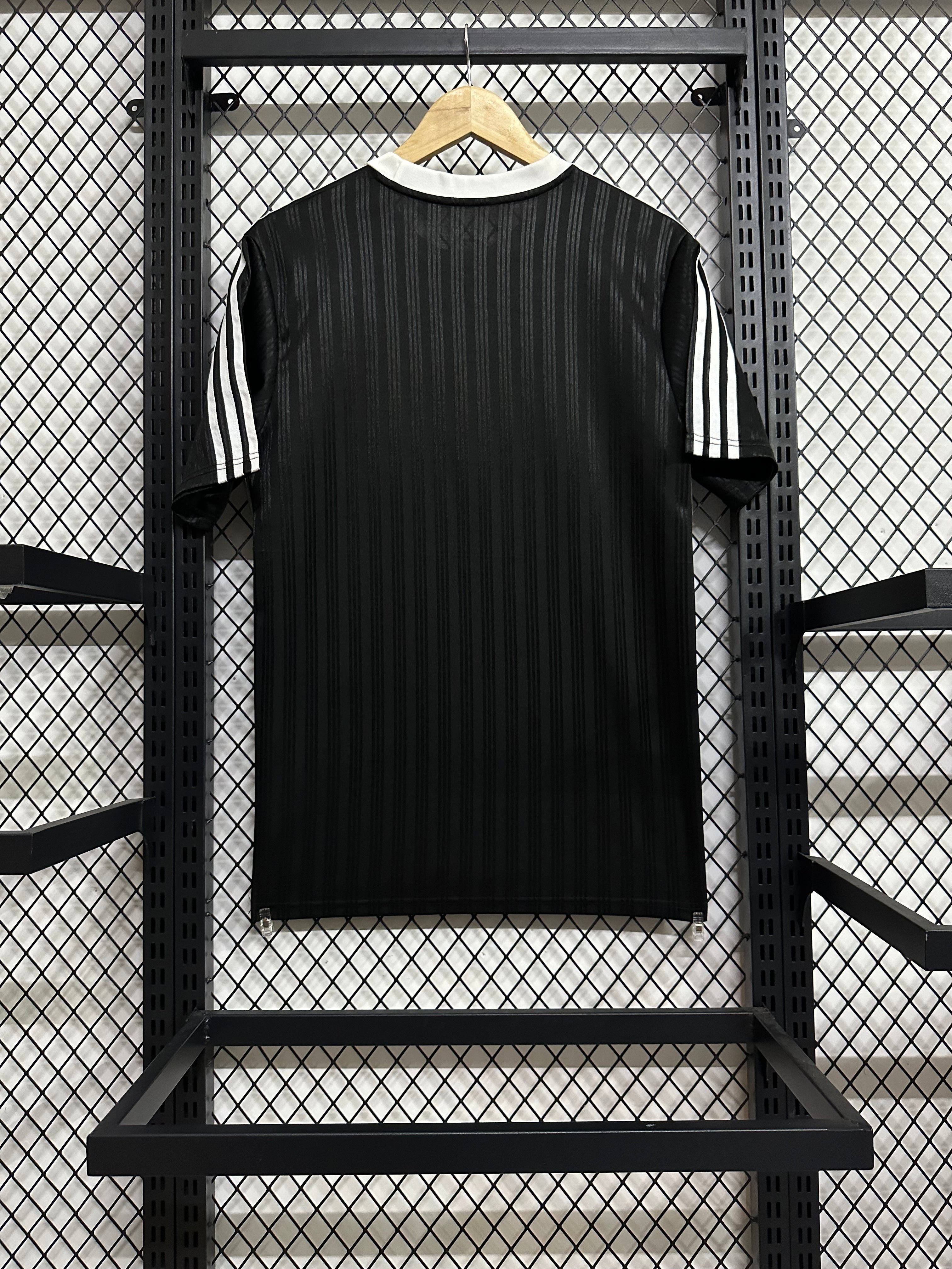 Adidas Originals Clover Black 25-26 — image 3