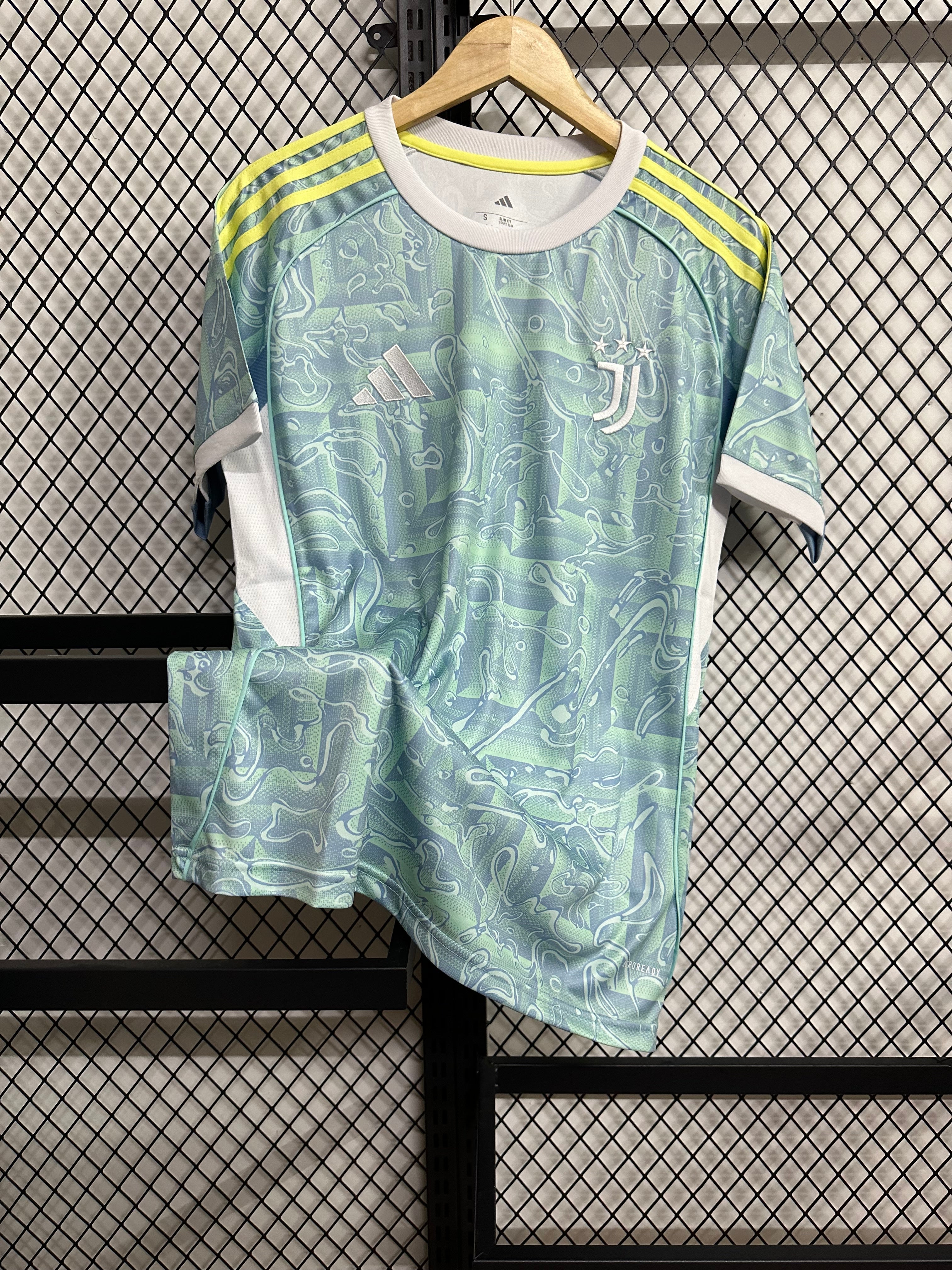 Juventus Away 25-26 — image 1